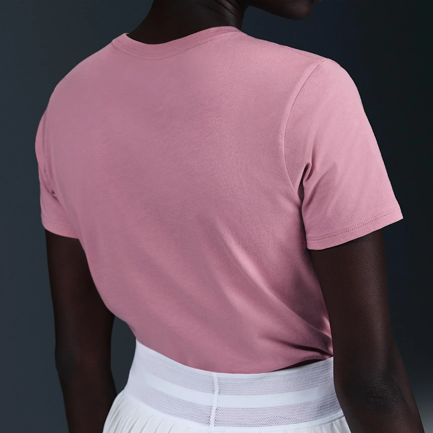 Nike Club T-Shirt Donna Elemental Pink M DX7902 - immagine 2