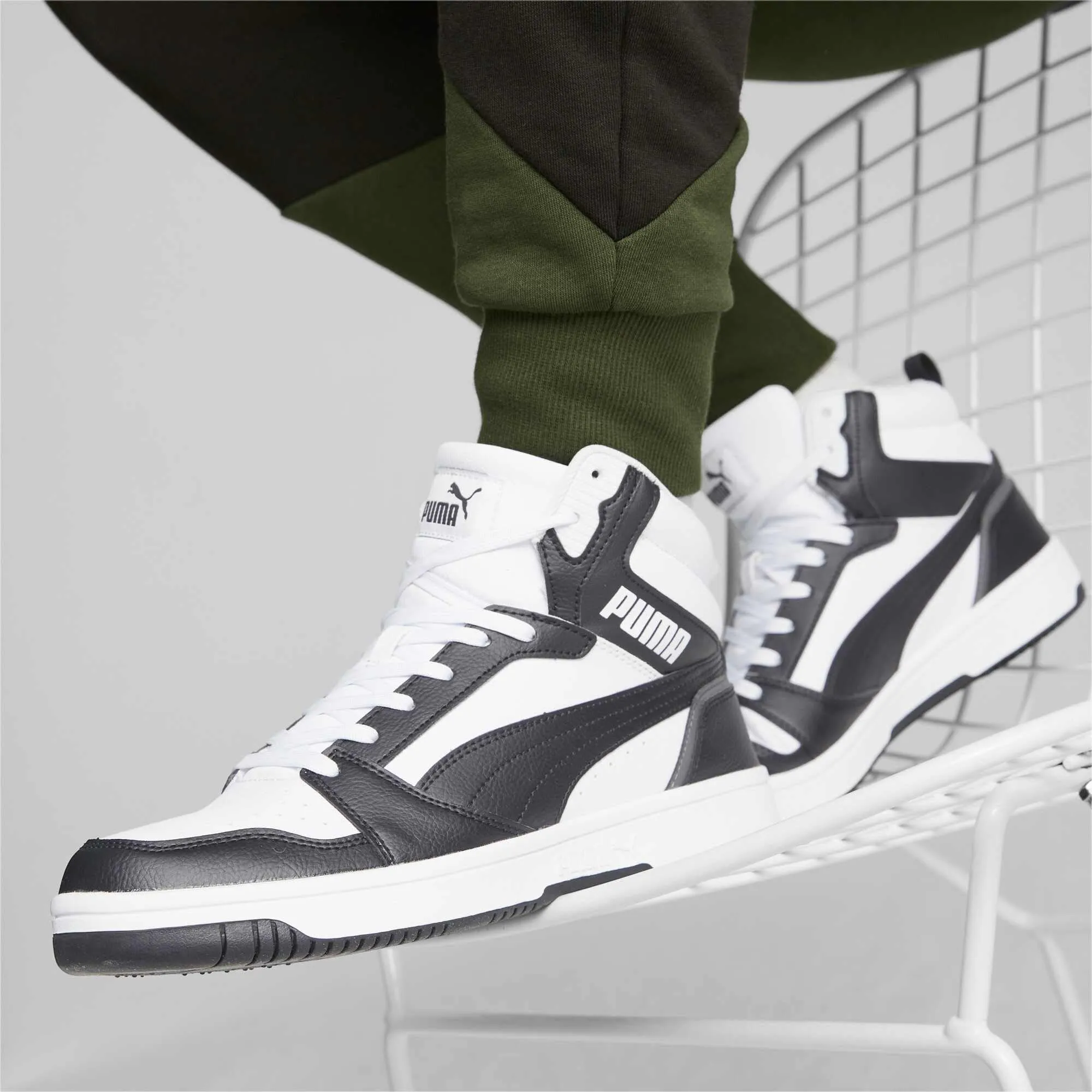 PUMA Rebound V6 Unisex Adult Sneakers - White Black Shadow Gray White, 38.5 EU - immagine 3