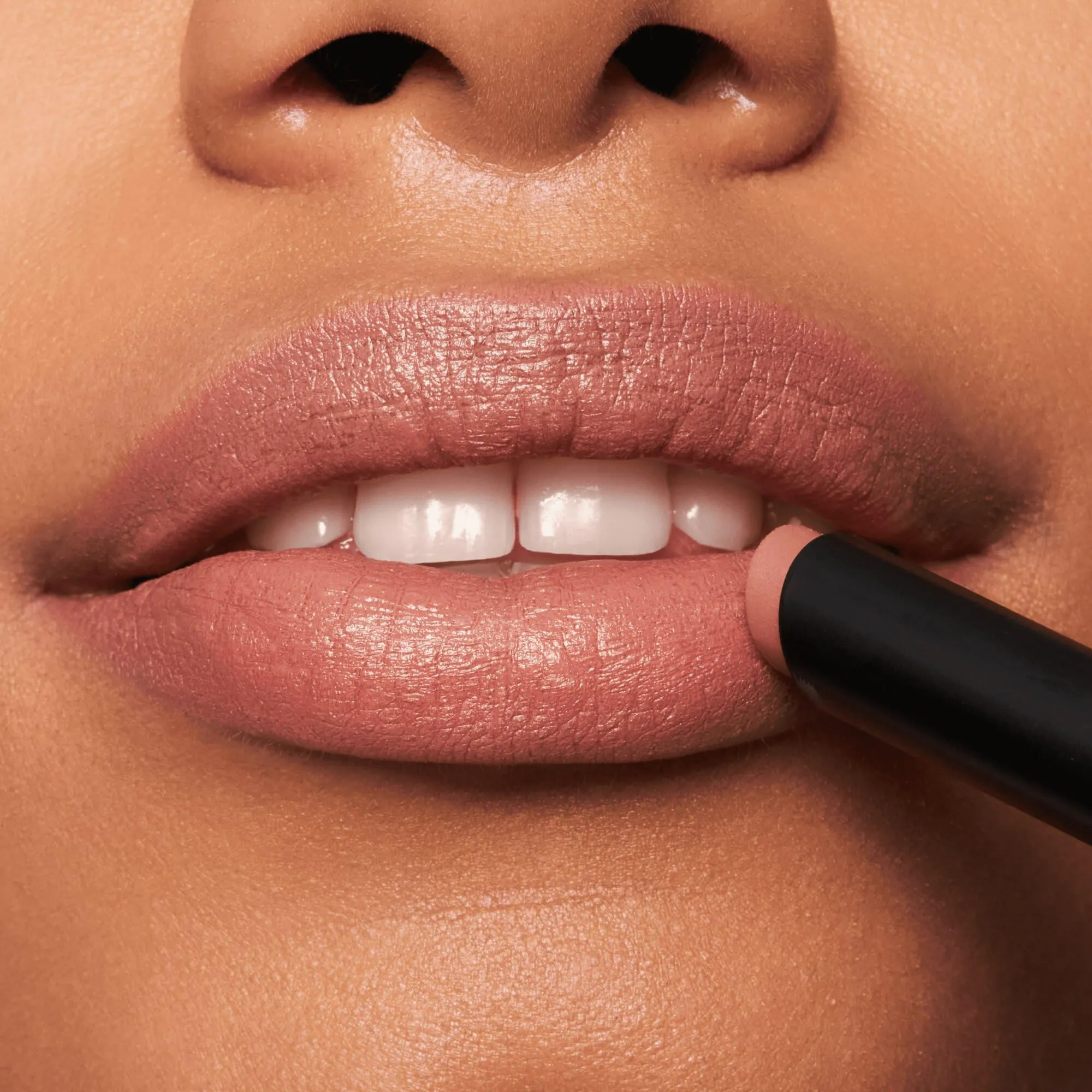 Essence Cosmetics The Slim Stick Lipstick 101 Choc-o-holic (1.7g) - immagine 7