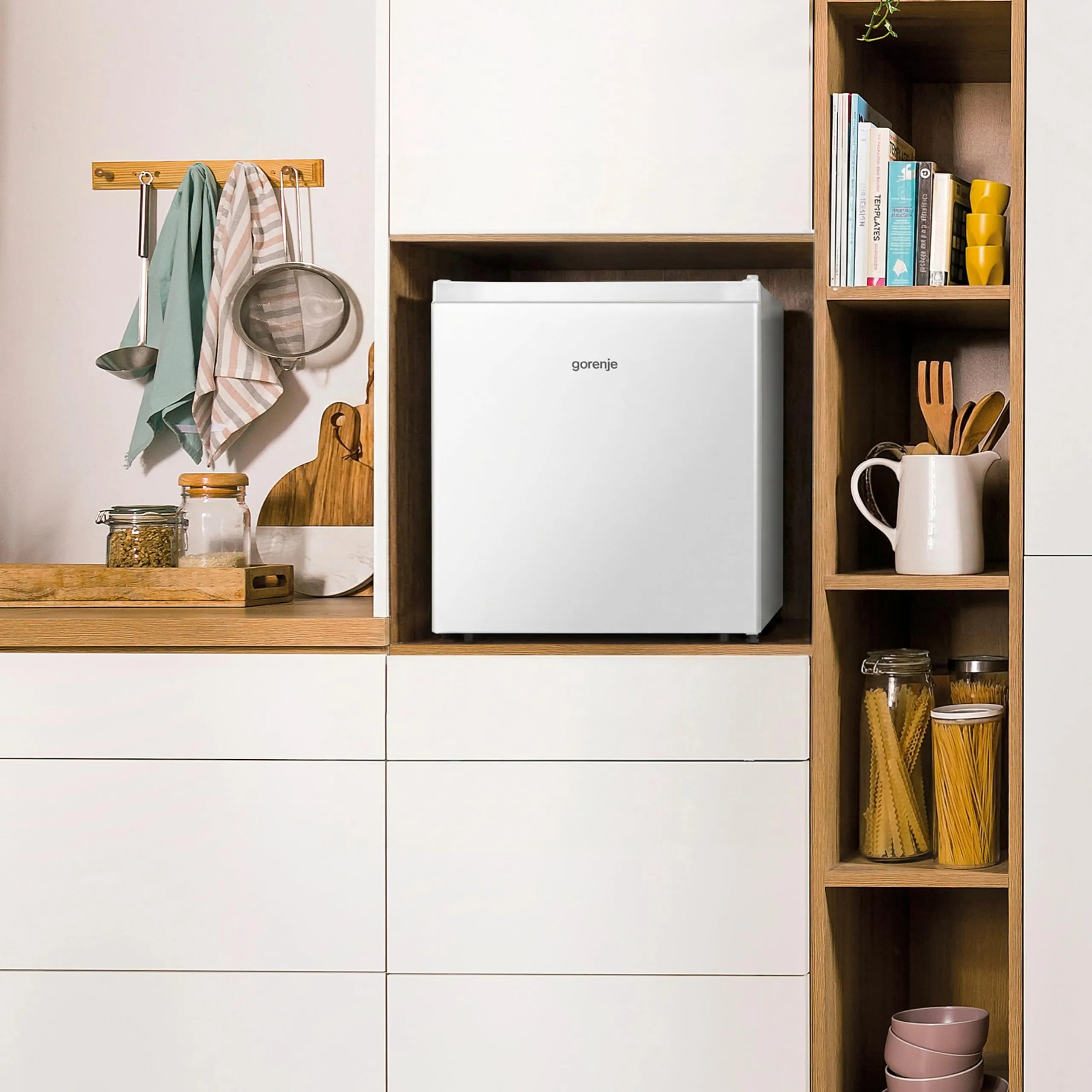 Gorenje R44E4W4 Frigorifero Minibar 45 Litri, 50x45 cm, Classe E, Bianco - immagine 7