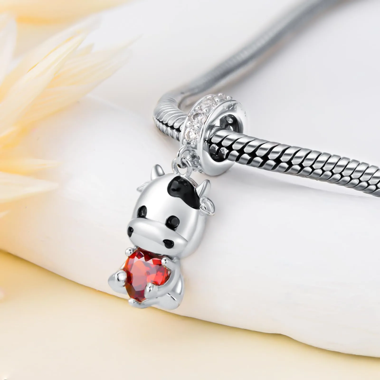 ROMANTICWORK Ciondolo a forma di mucca in argento Sterling 925 con pietra portafortuna - immagine 2
