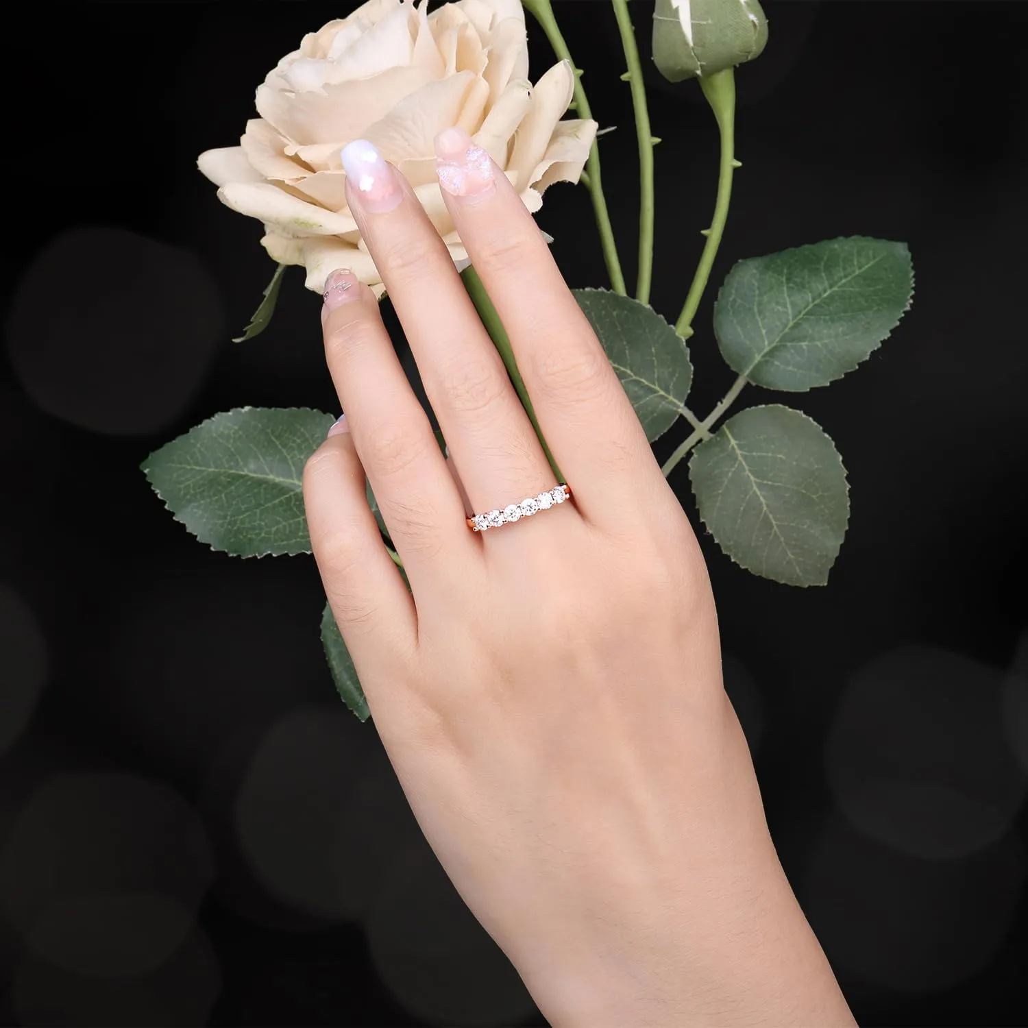 JewelryPalace Anello Half Eternity Donna in Oro Rosa 14K con 0.6ct Moissanite, 6 Pietre a Taglio Rotondo, Fede Nuziale - immagine 5