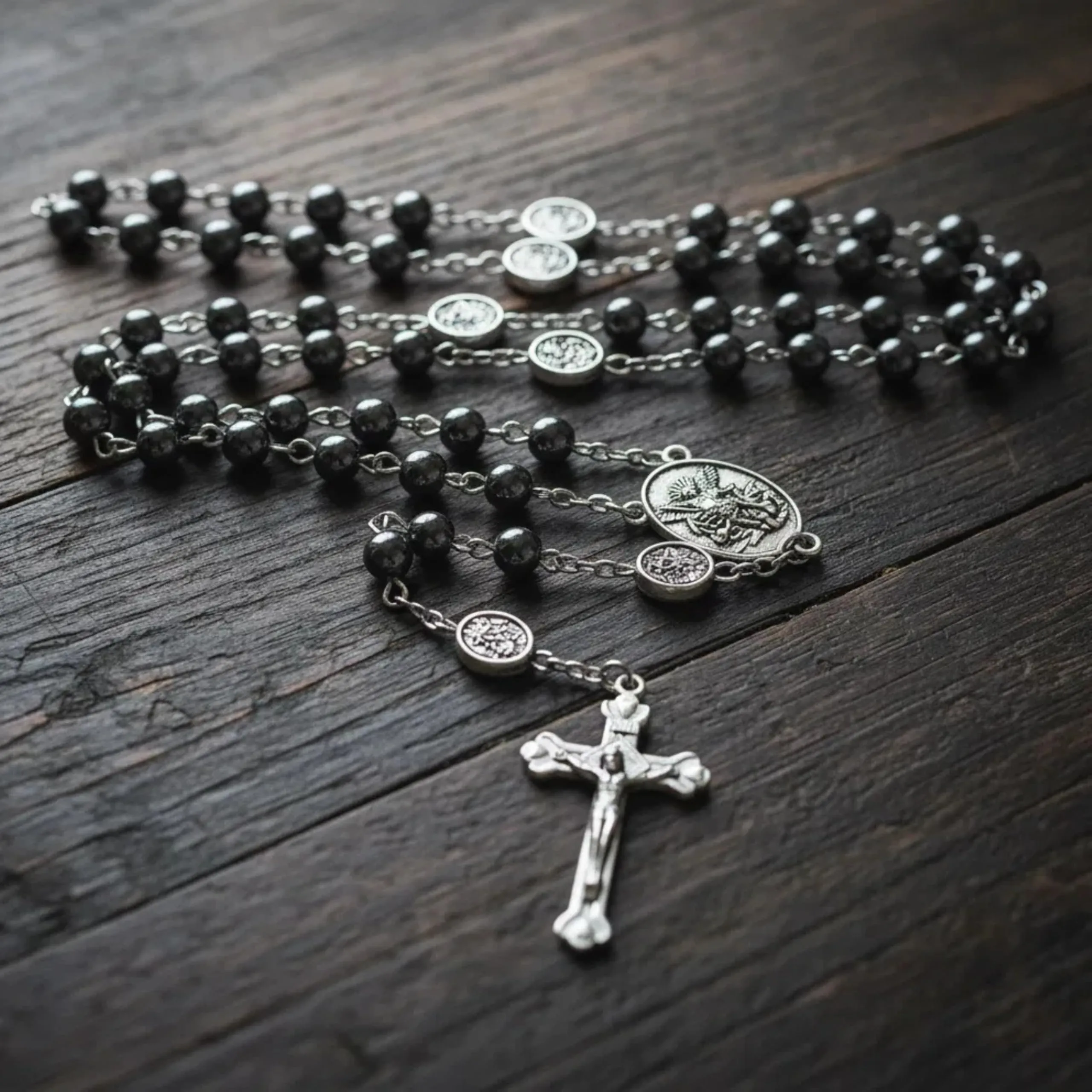 Nazareth Store Rosario di San Michele in ematite con Medaglia dell'Arcangelo e Croce (Silver | Jesus Cross) - immagine 5