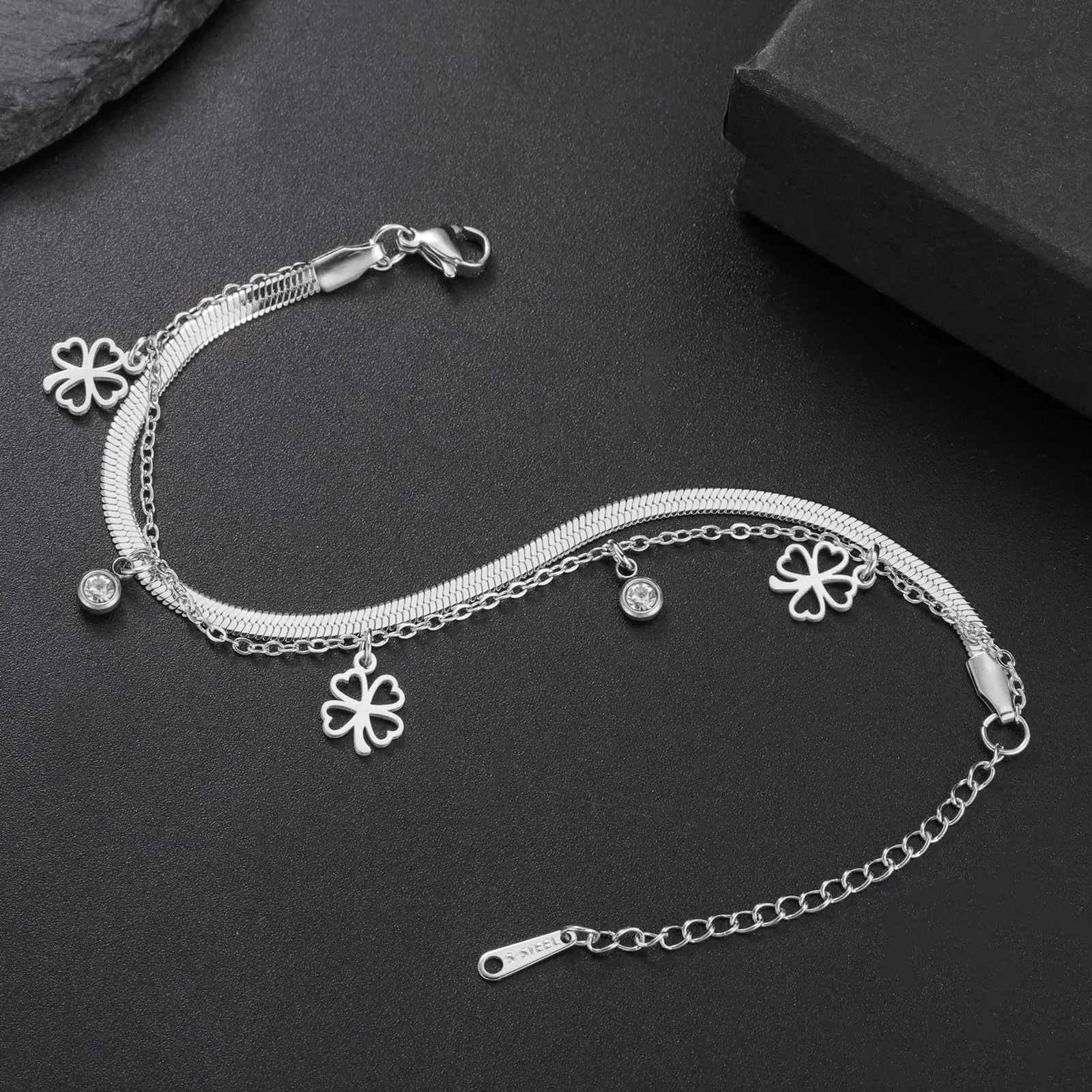 VASSAGO Bracciale da donna con quadrifoglio in acciaio inox, Misura unica - immagine 3
