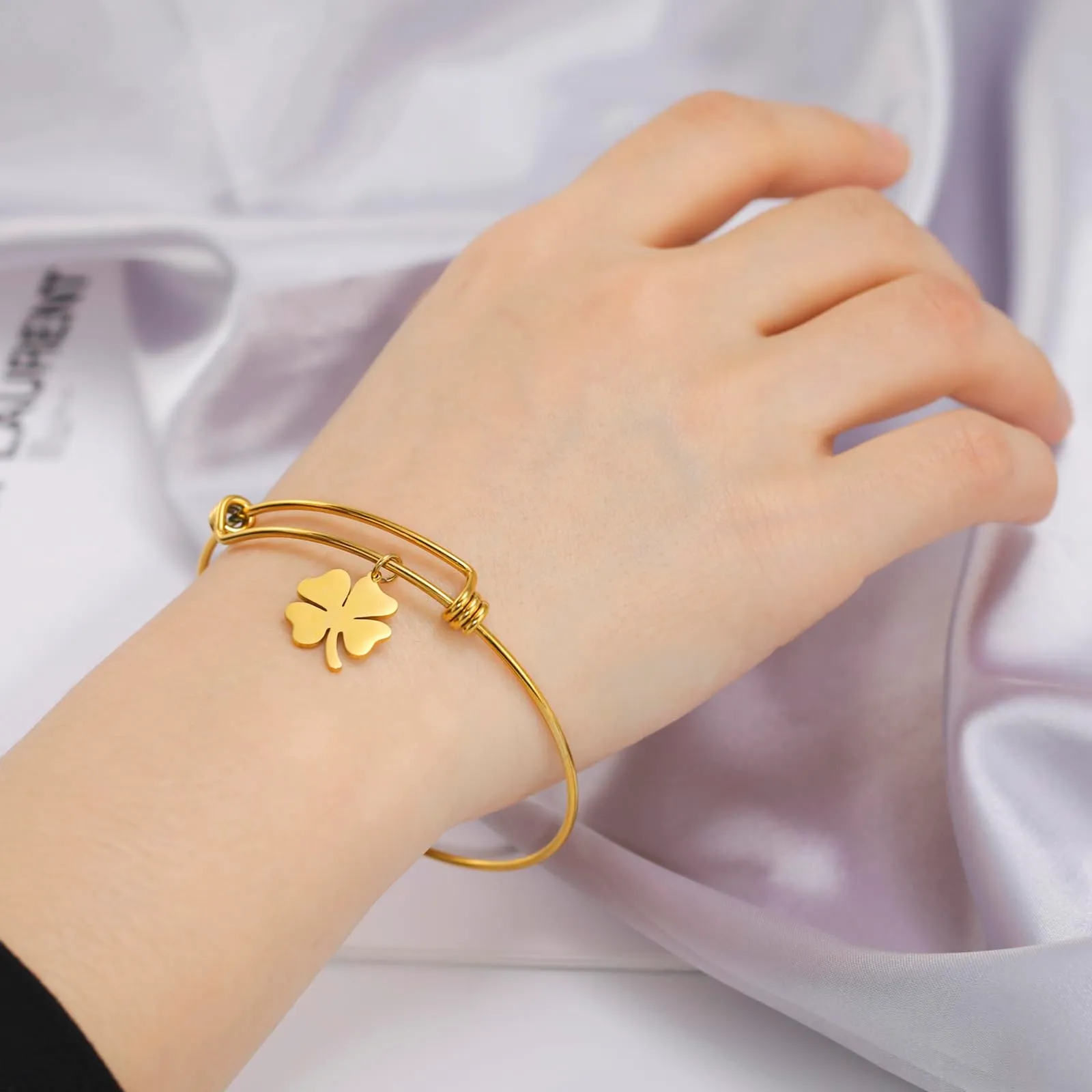 VASSAGO Bracciale da donna con quadrifoglio in acciaio inossidabile, Taglia unica - immagine 5