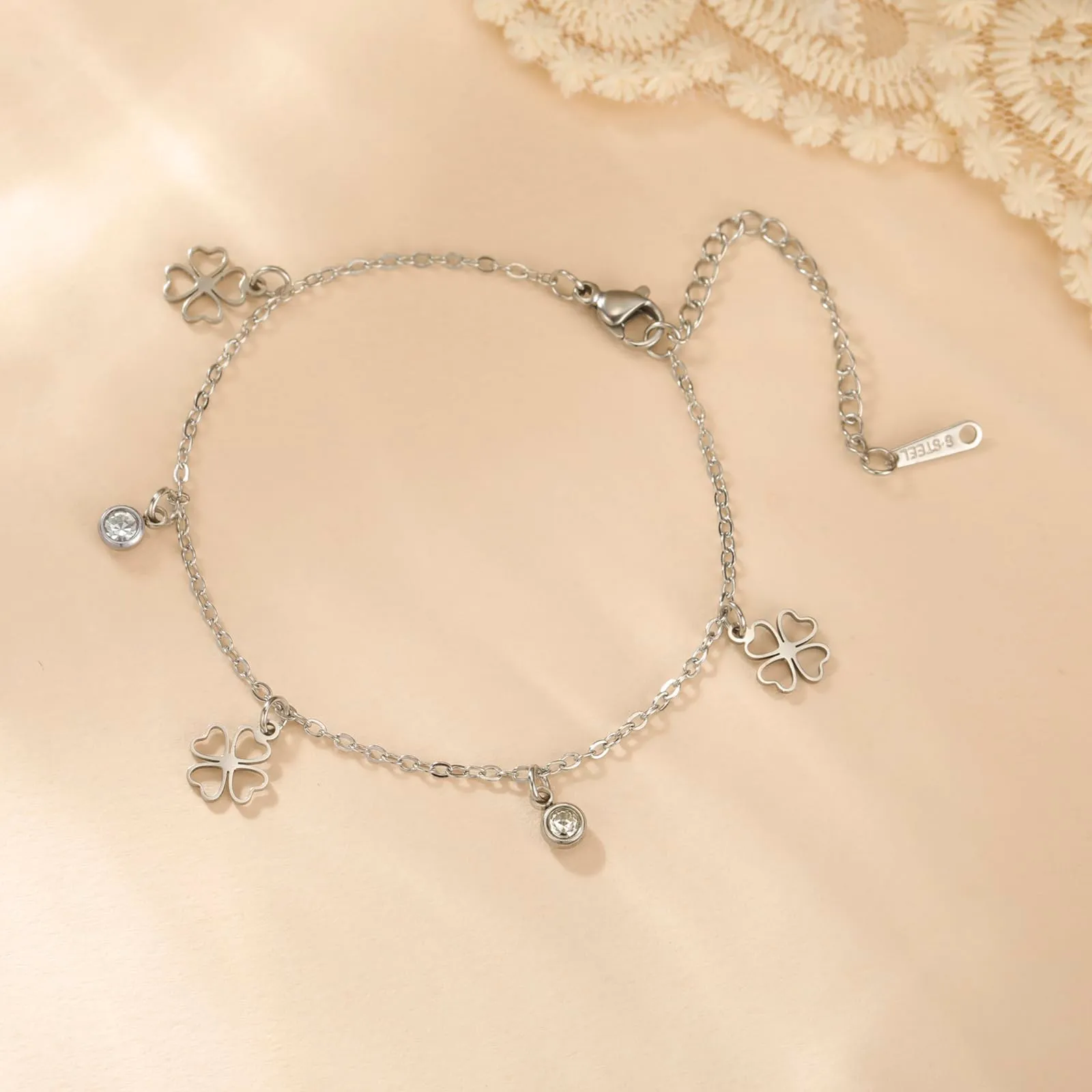 VASSAGO Bracciale da donna con quadrifoglio in acciaio inossidabile, Misura unica - immagine 4
