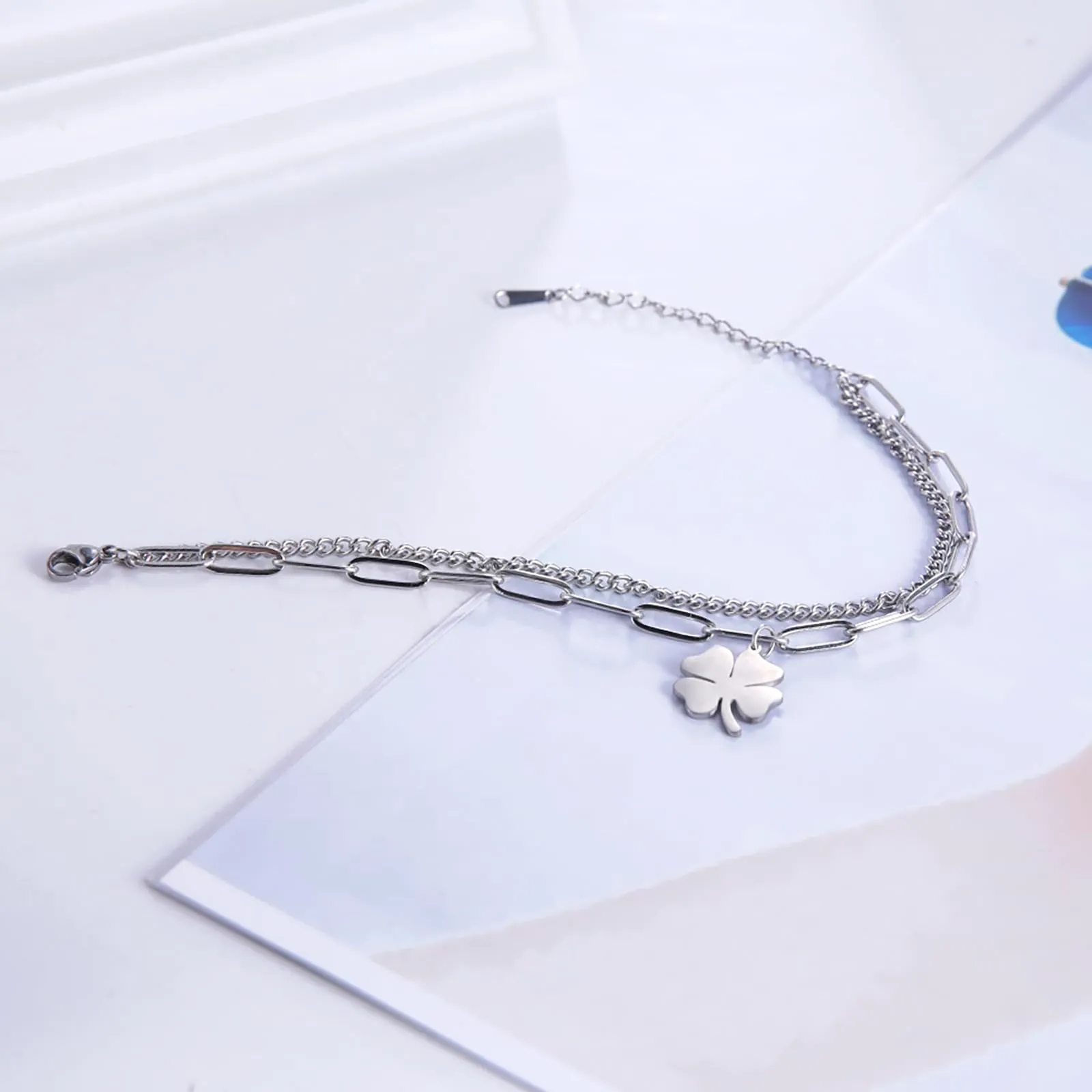 VASSAGO Bracciale da donna con quadrifoglio in acciaio inox, Misura unica - immagine 4
