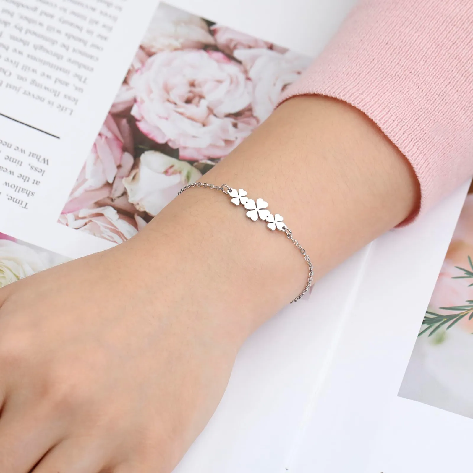 VASSAGO Bracciale da donna con quadrifoglio in acciaio inossidabile, Taglia unica - immagine 5