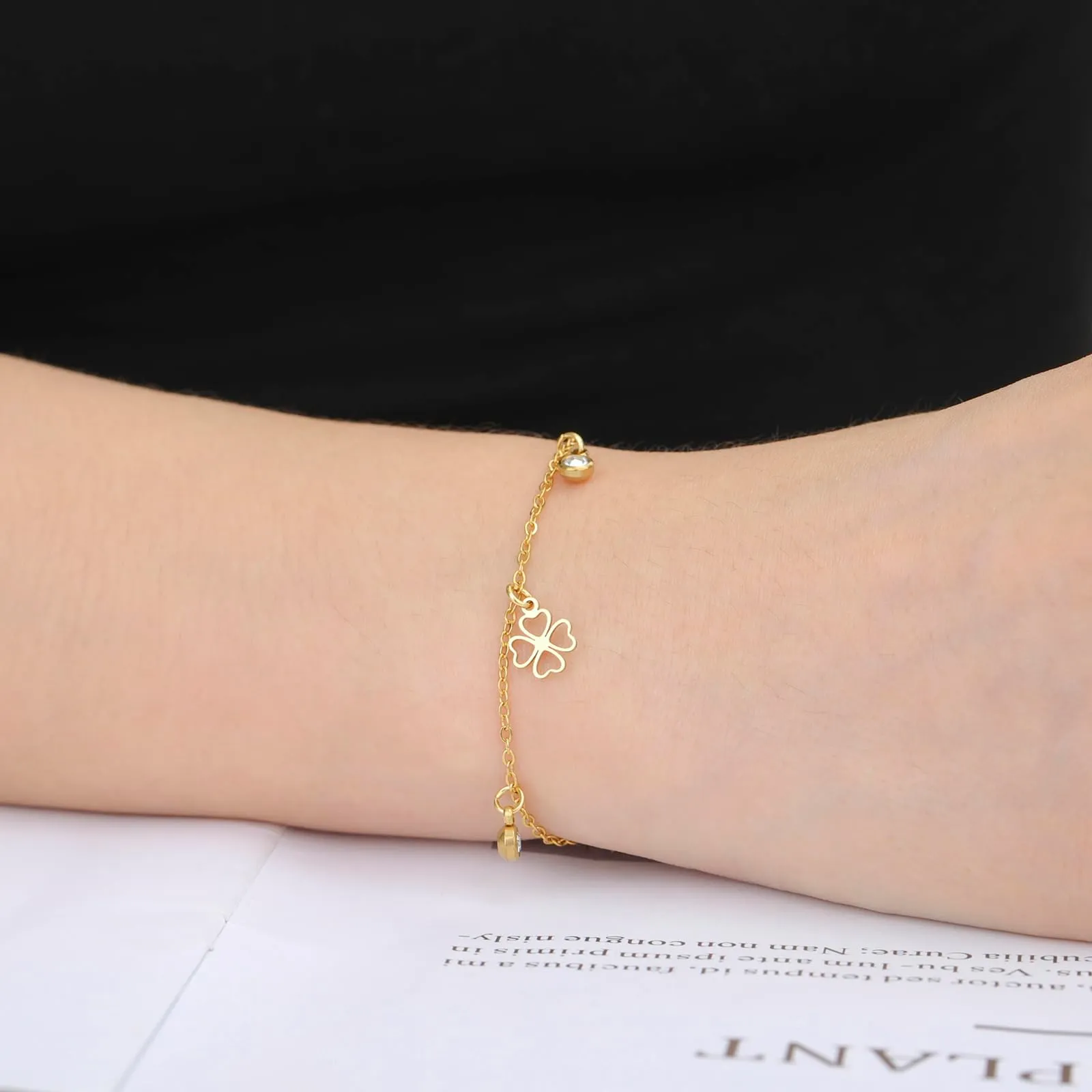 VASSAGO Bracciale con quadrifoglio in acciaio inossidabile da donna, Taglia unica - immagine 5