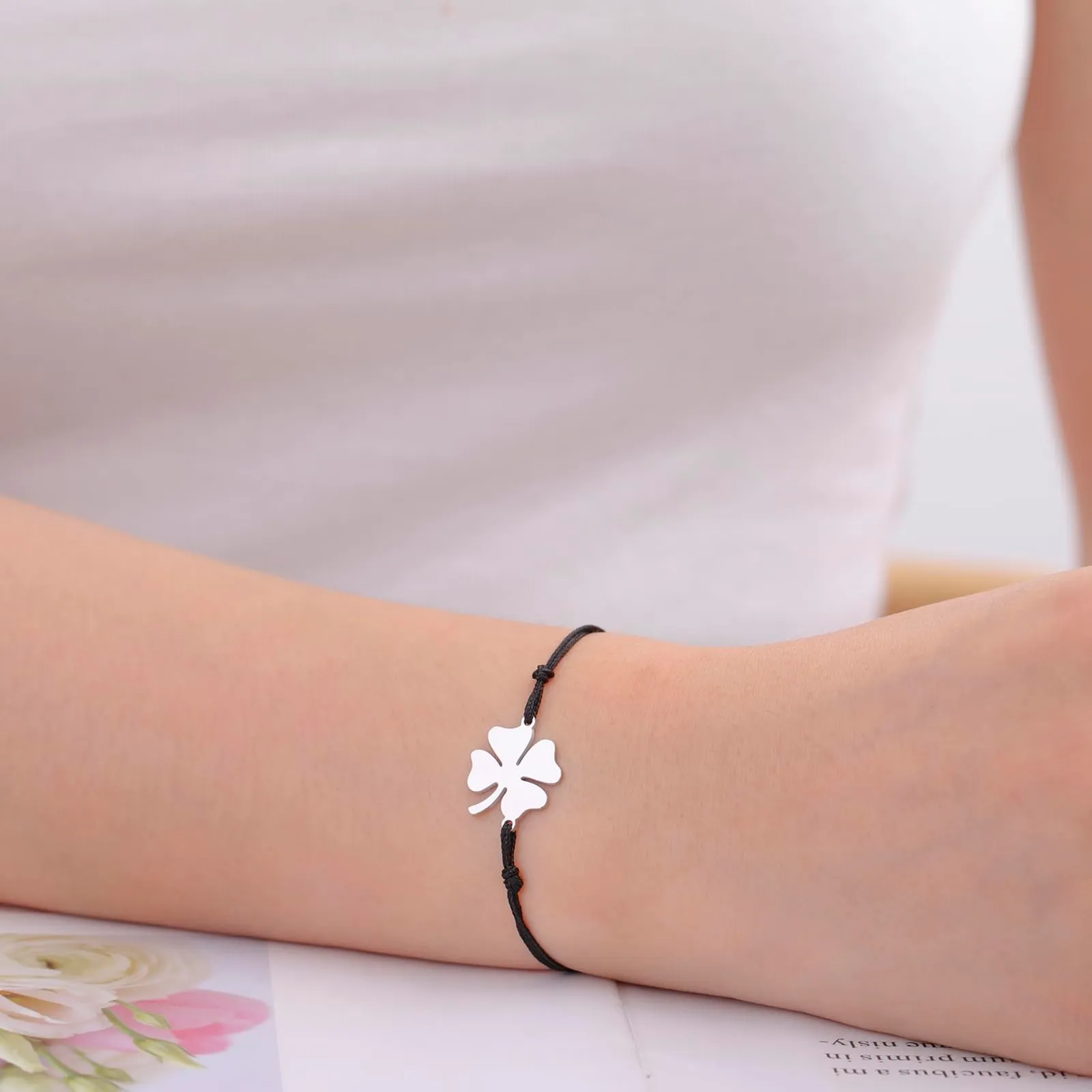 VASSAGO Bracciale da donna con quadrifoglio in acciaio inossidabile, Misura unica - immagine 4
