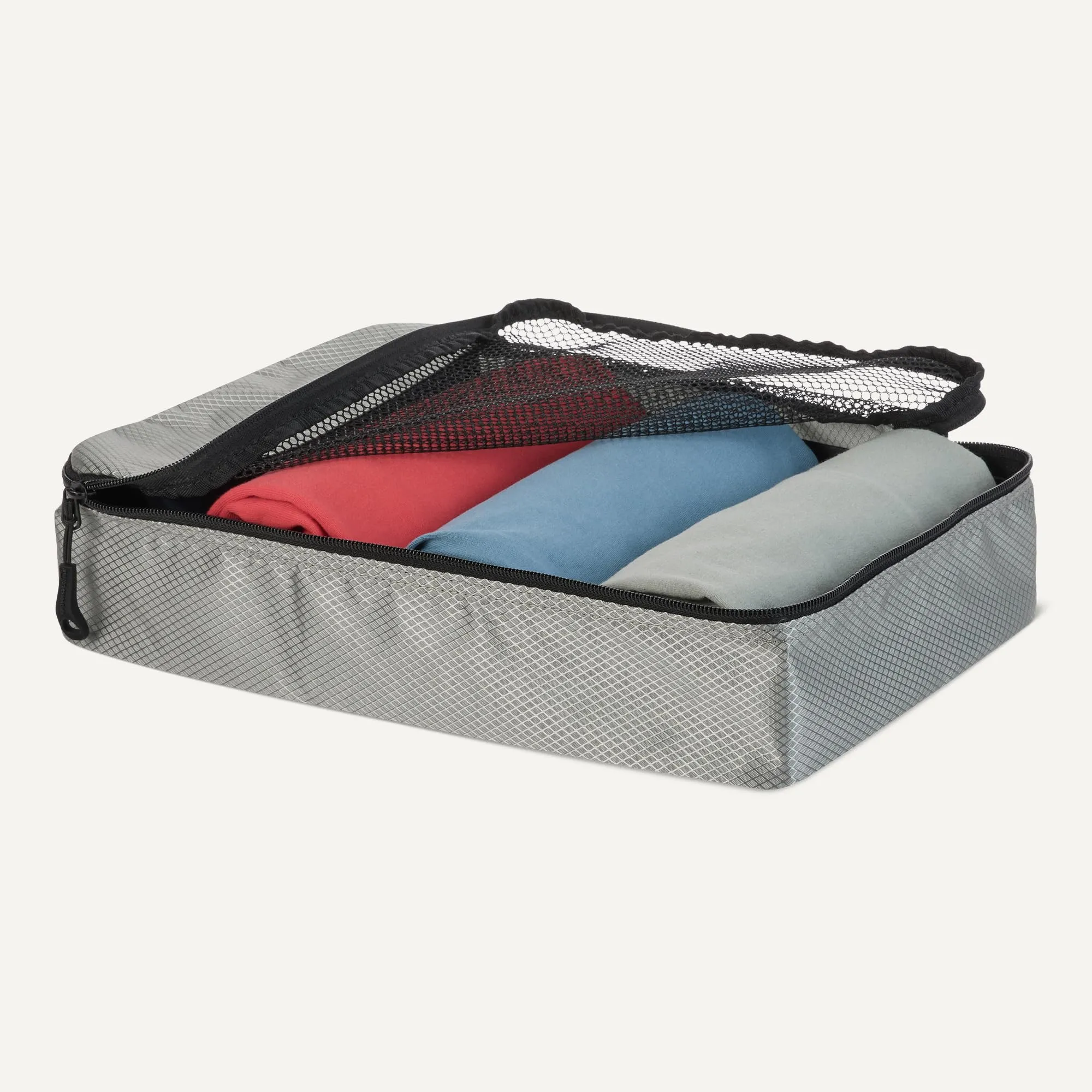 Amazon Essentials Set di 4 Packing Cube, 2 Large 2 Medium, Grigio - immagine 3