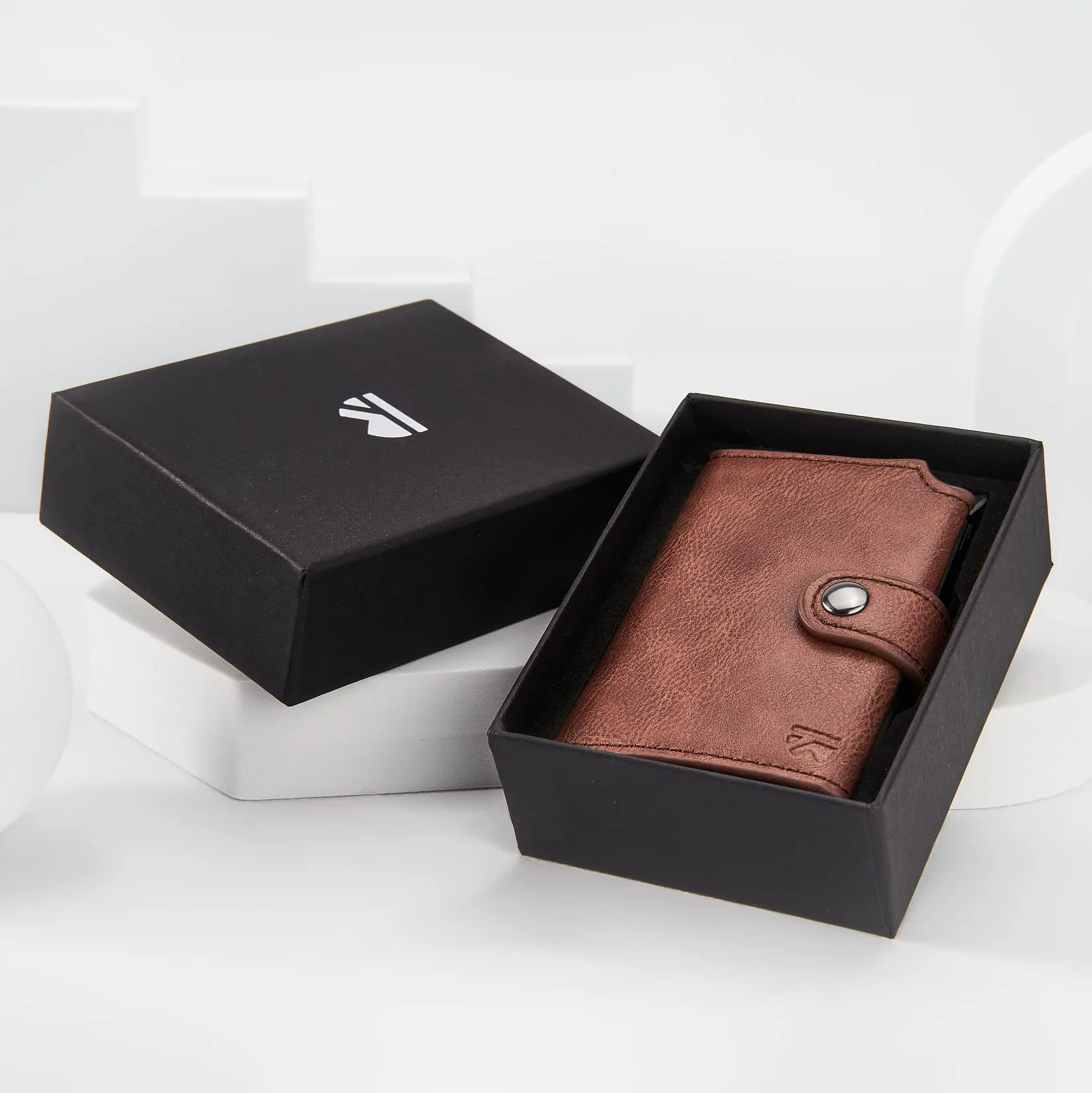 BEWMER v2 Portafoglio Slim in Similpelle con Protezione RFID, Nero Sughero - immagine 6