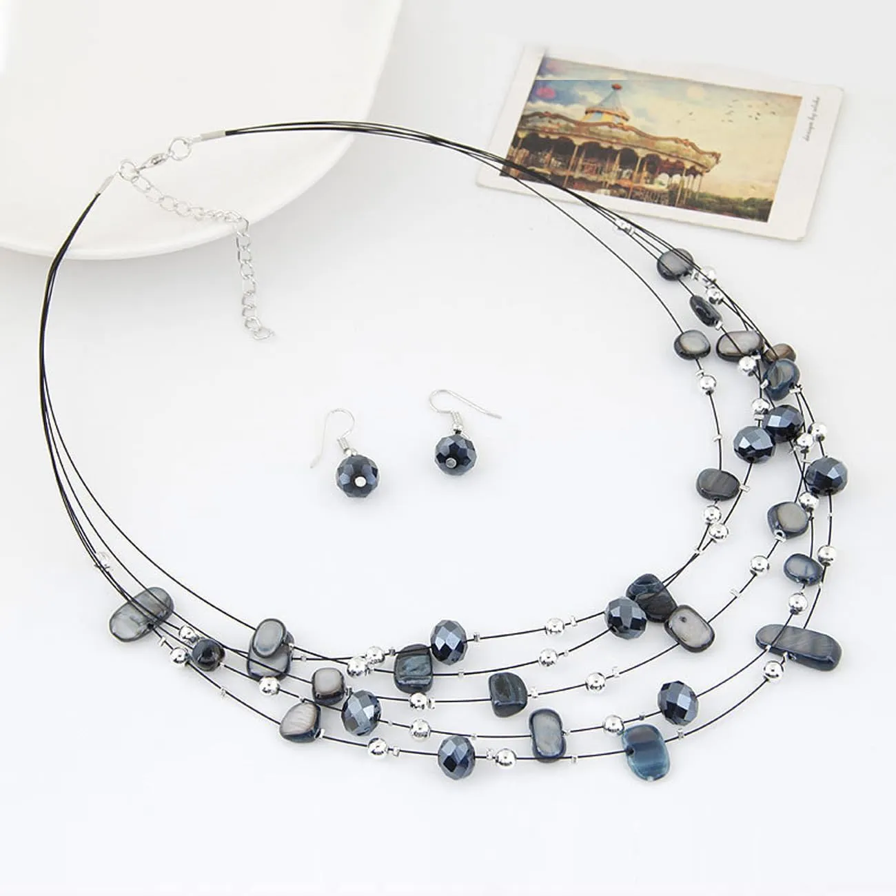 TOFBS Set Gioielli Donna Collana a Strati in Cristallo e Conchiglie e Orecchini (Nero) - immagine 3