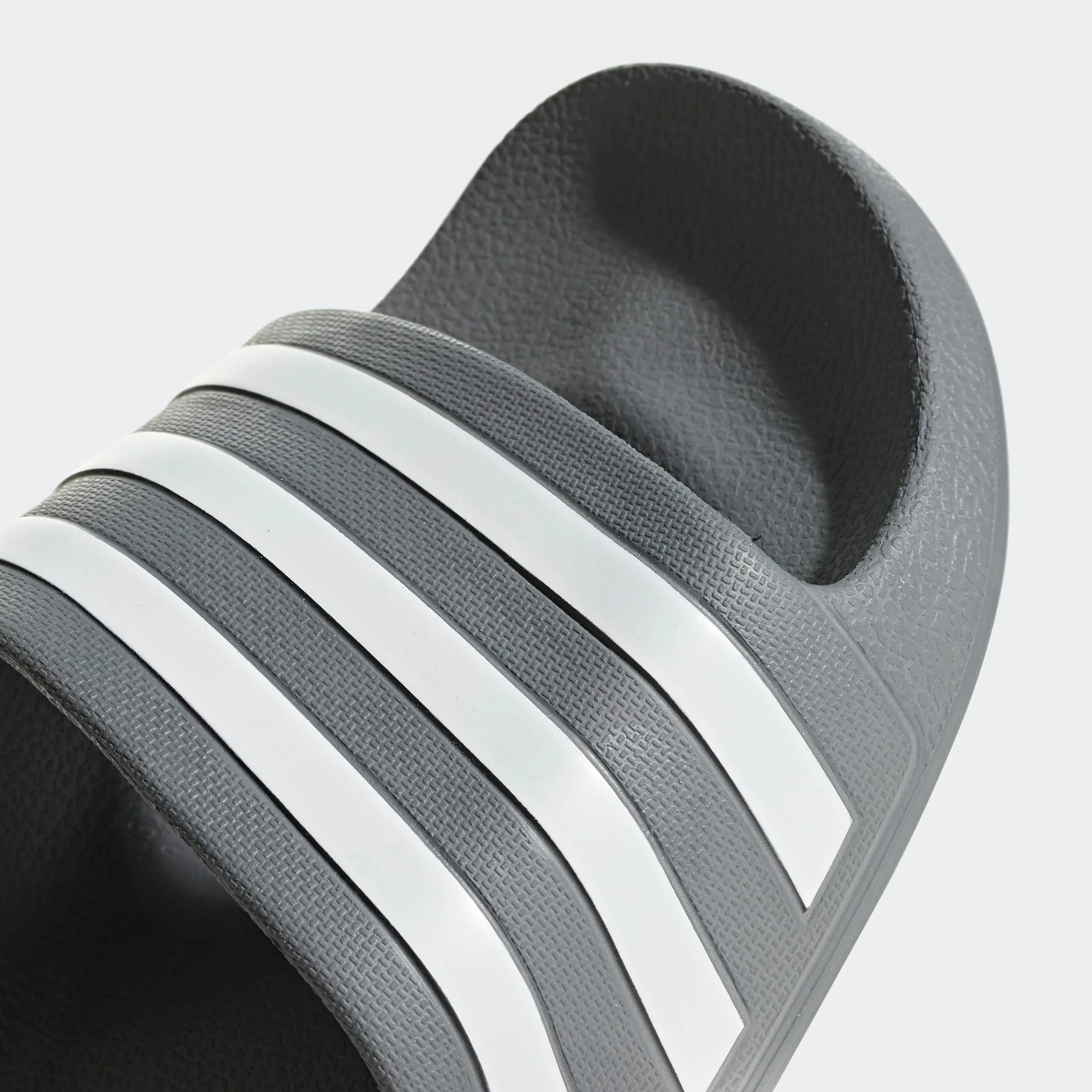 Adidas Adilette Aqua Slides - Grey Three / Cloud White / Grey Three - 43 EU - immagine 5