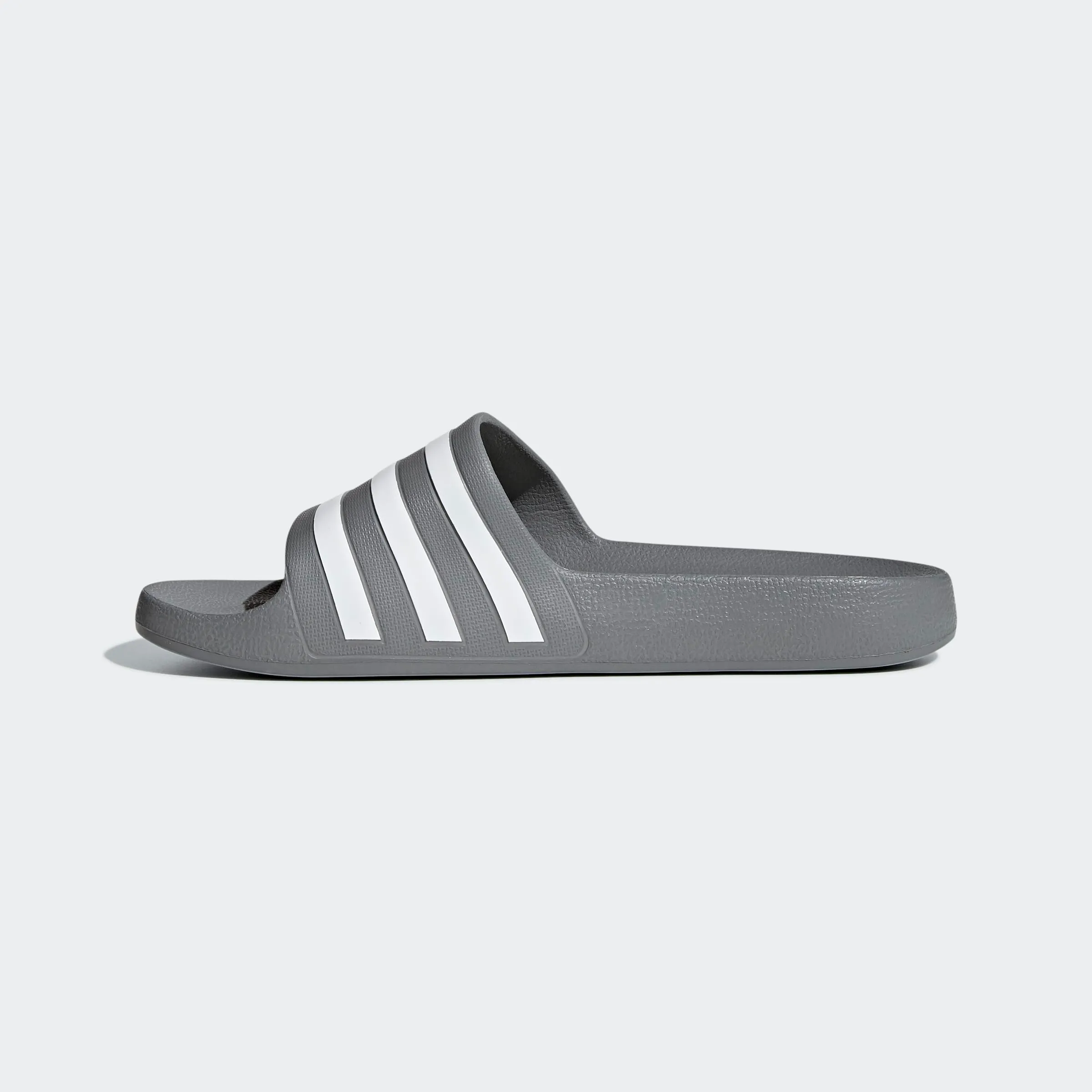 Adidas Adilette Aqua Slides - Grey Three/Cloud White/Grey Three - 39 EU - immagine 3