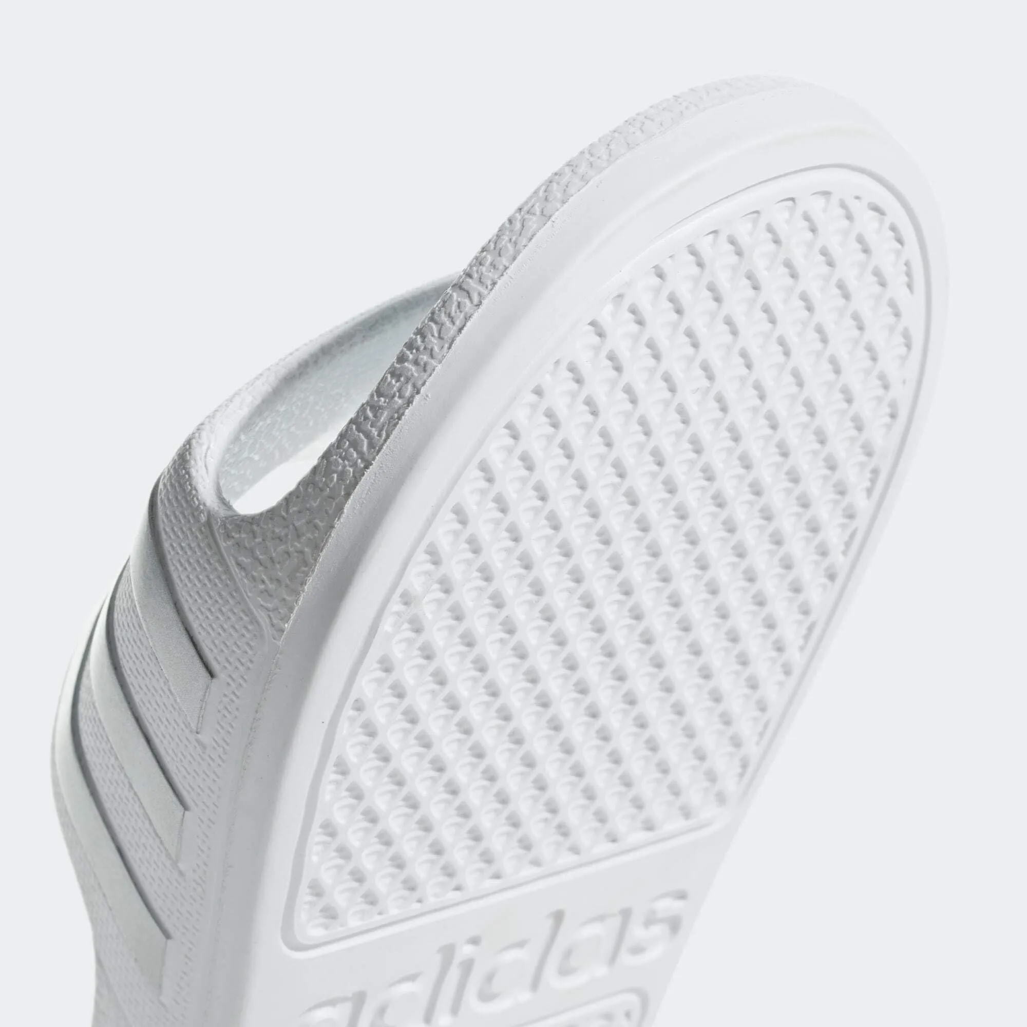 adidas Adilette Aqua Slides Kids Slipper, Cloud White / Silver Met / Cloud White, 30 EU - immagine 9