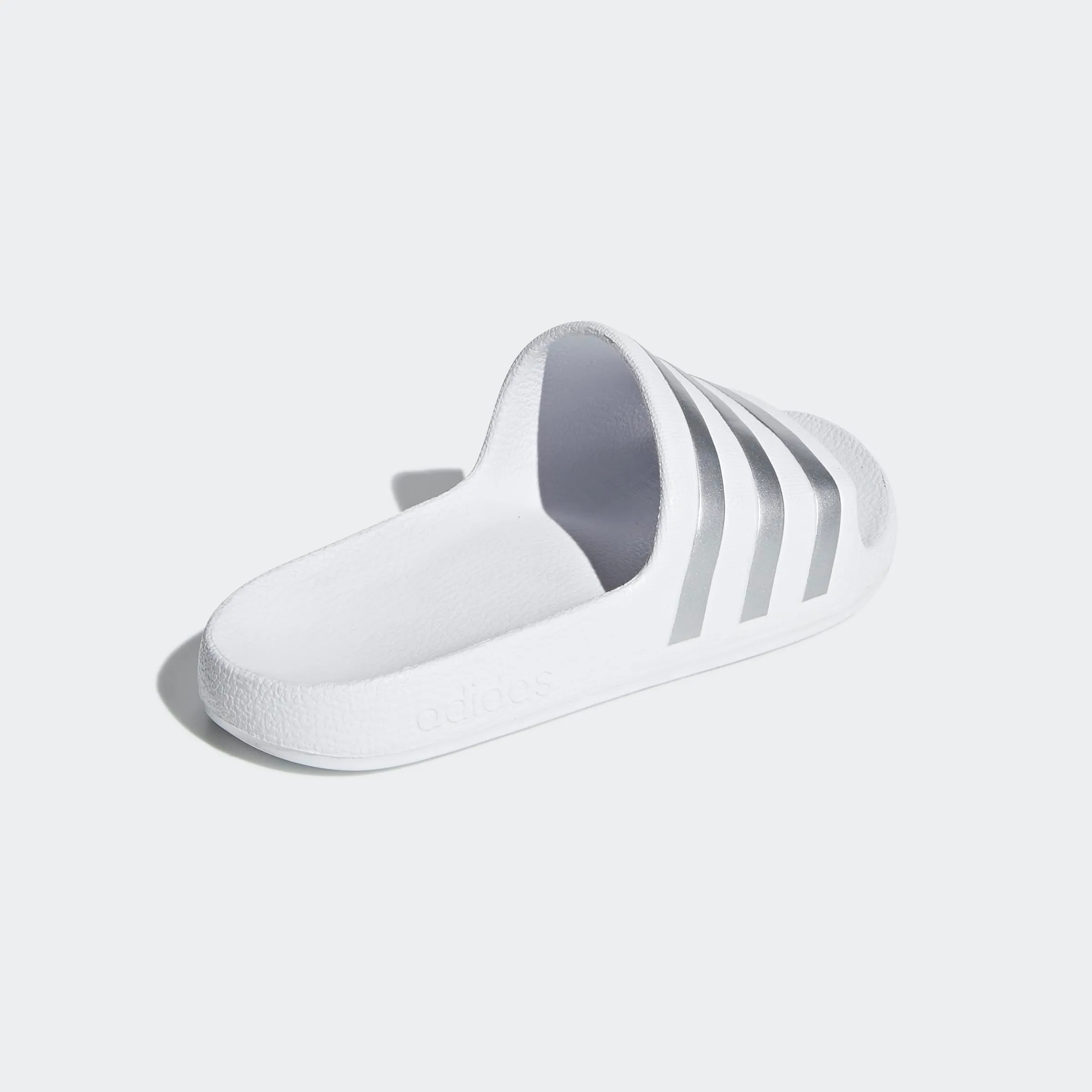 adidas Adilette Aqua Slides Kids Slipper, Cloud White / Silver Met, 29 EU - immagine 7