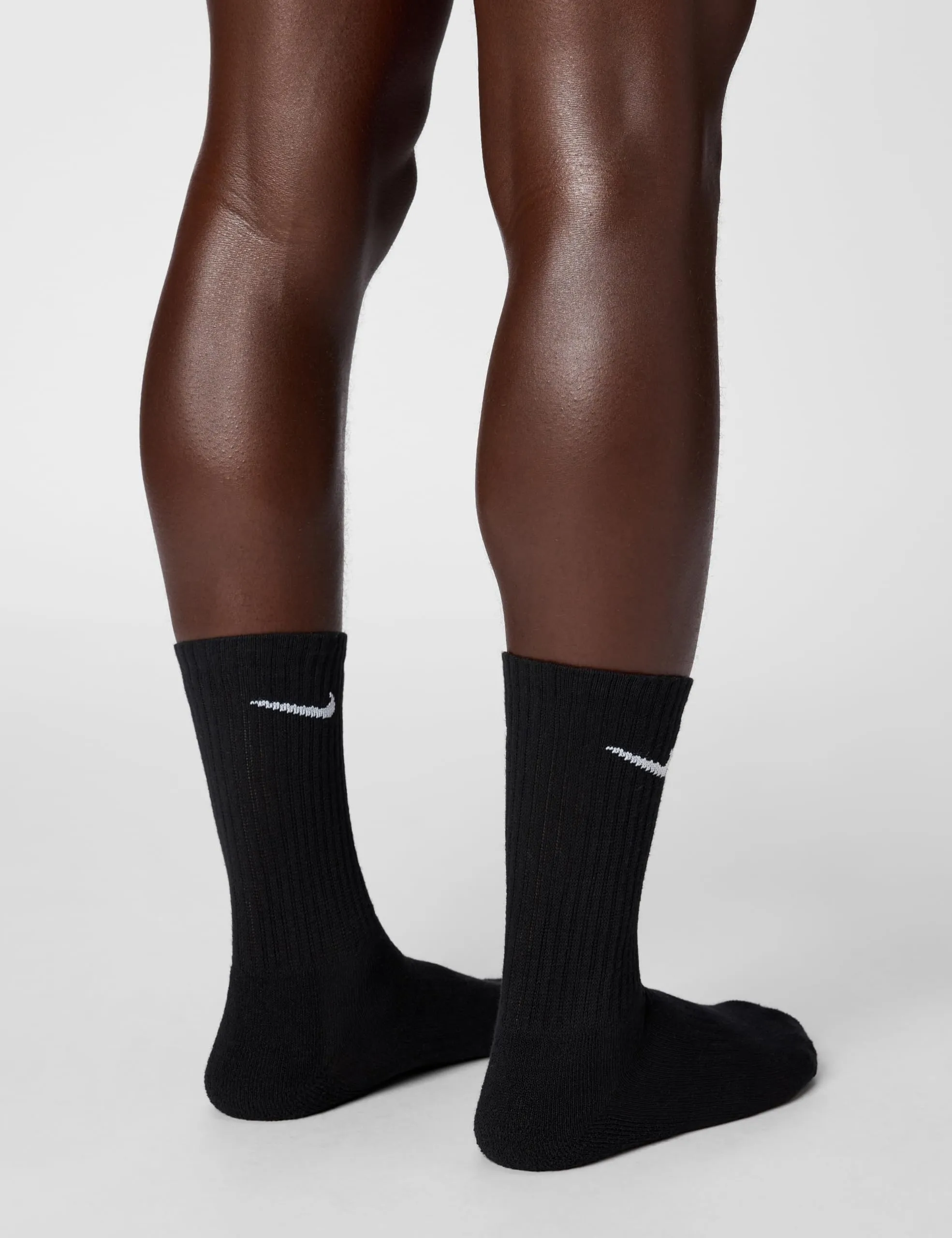 Nike Everyday Cushioned Training Crew Socks (6 Pairs), Black/White, Large - immagine 3