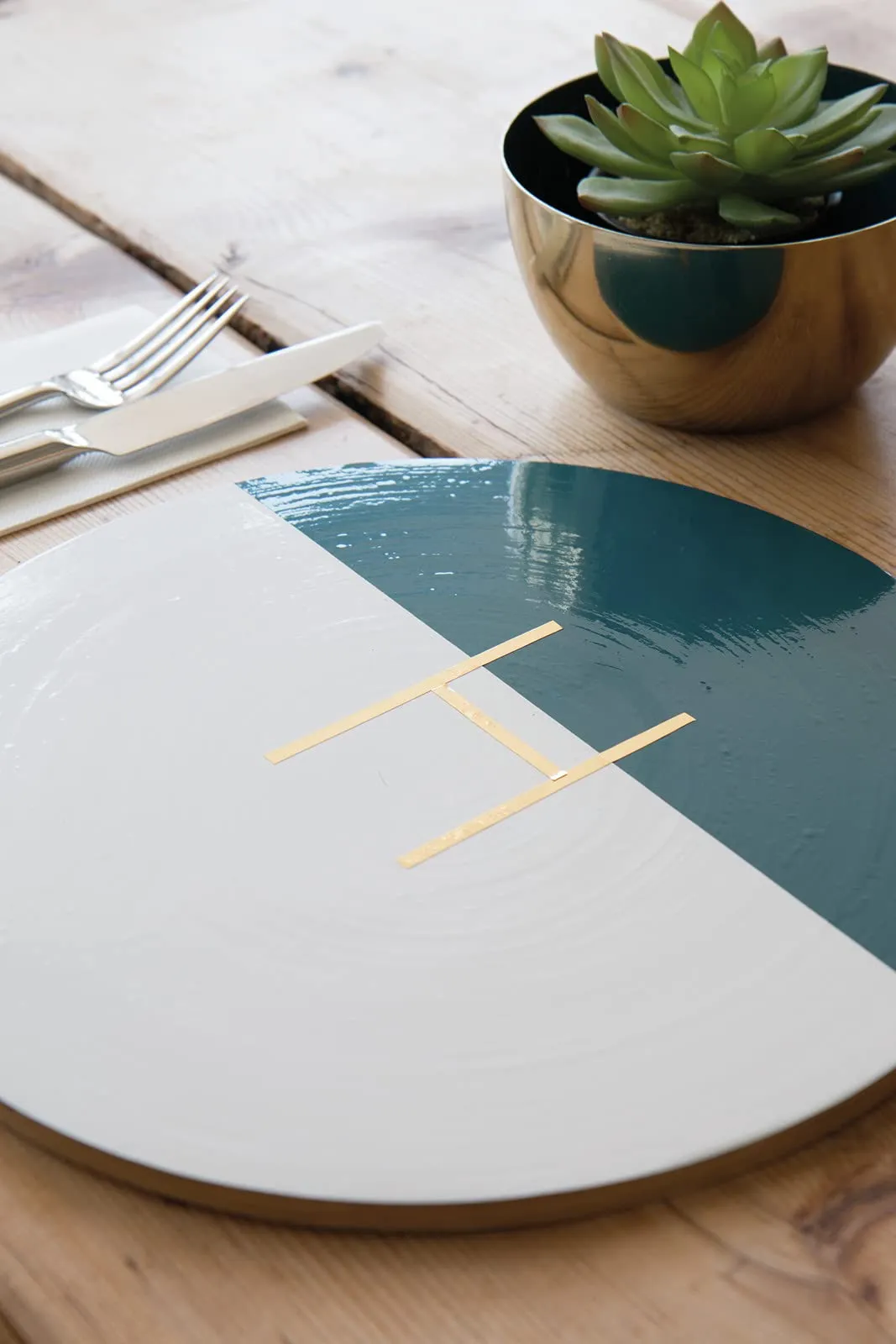 d-c-fix Pellicola Adesiva per Mobili, Bianco Opaco, 45 cm x 15 m - immagine 2
