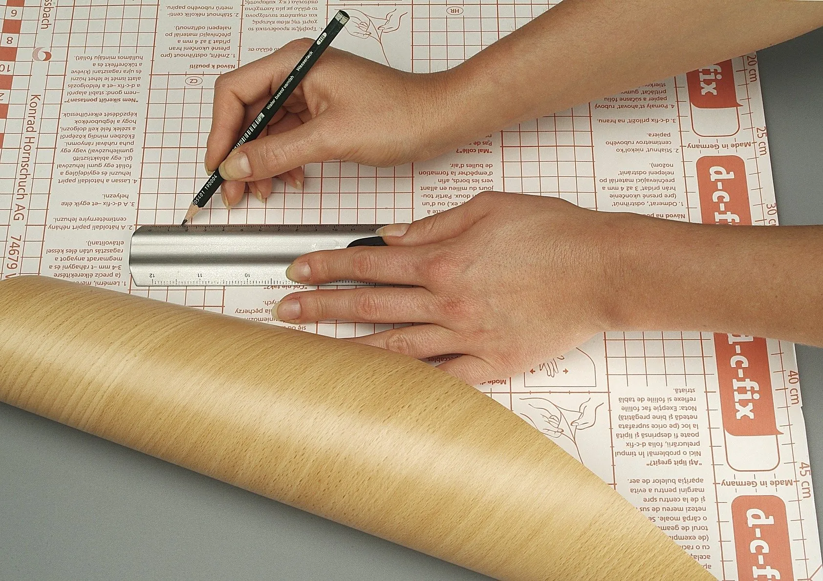 d-c-fix Pellicola Adesiva in Vinile Landhauskiefer, 45 cm x 15 lfm - immagine 2