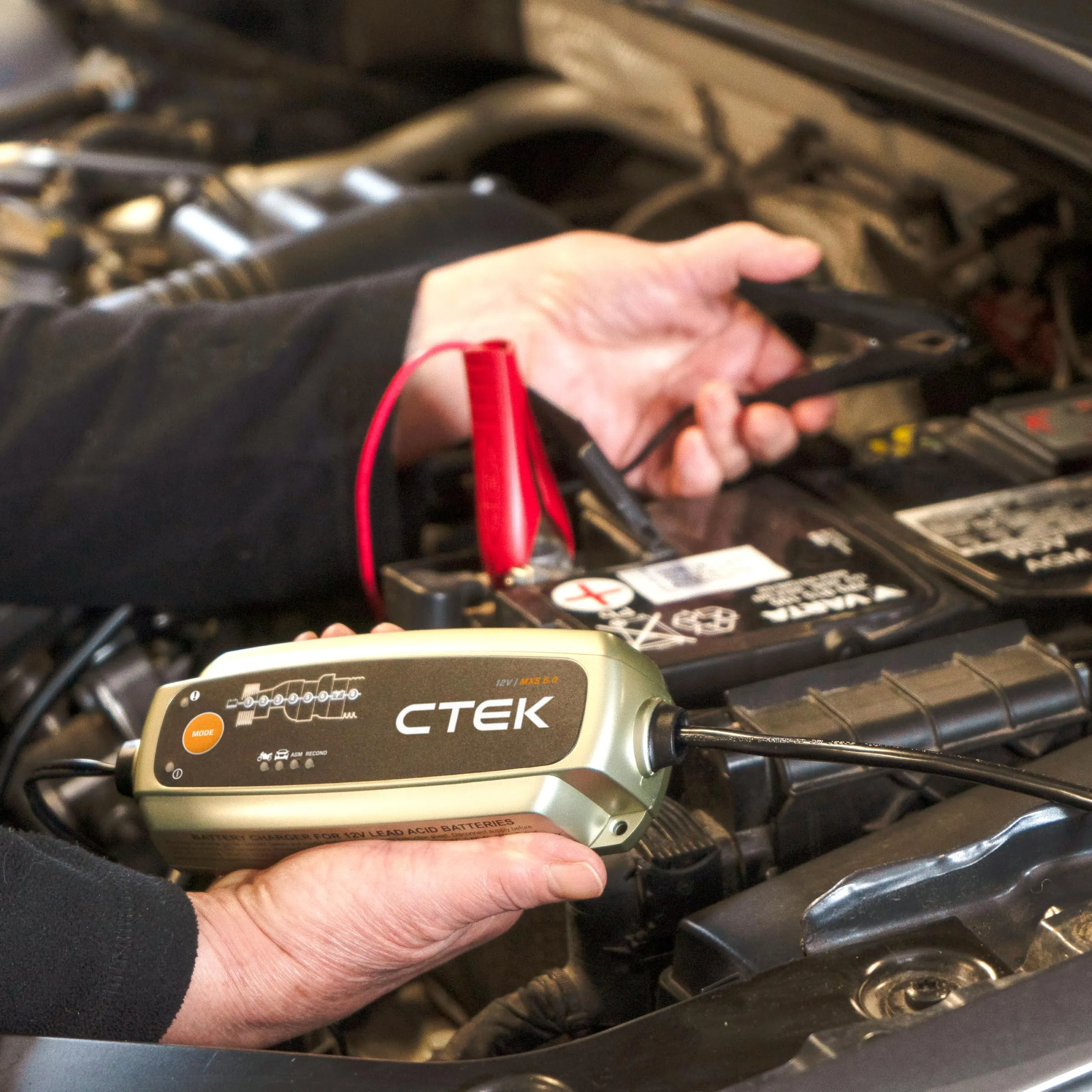 CTEK MXS 5.0 Caricabatterie 12V 5A per Auto e Moto - immagine 7