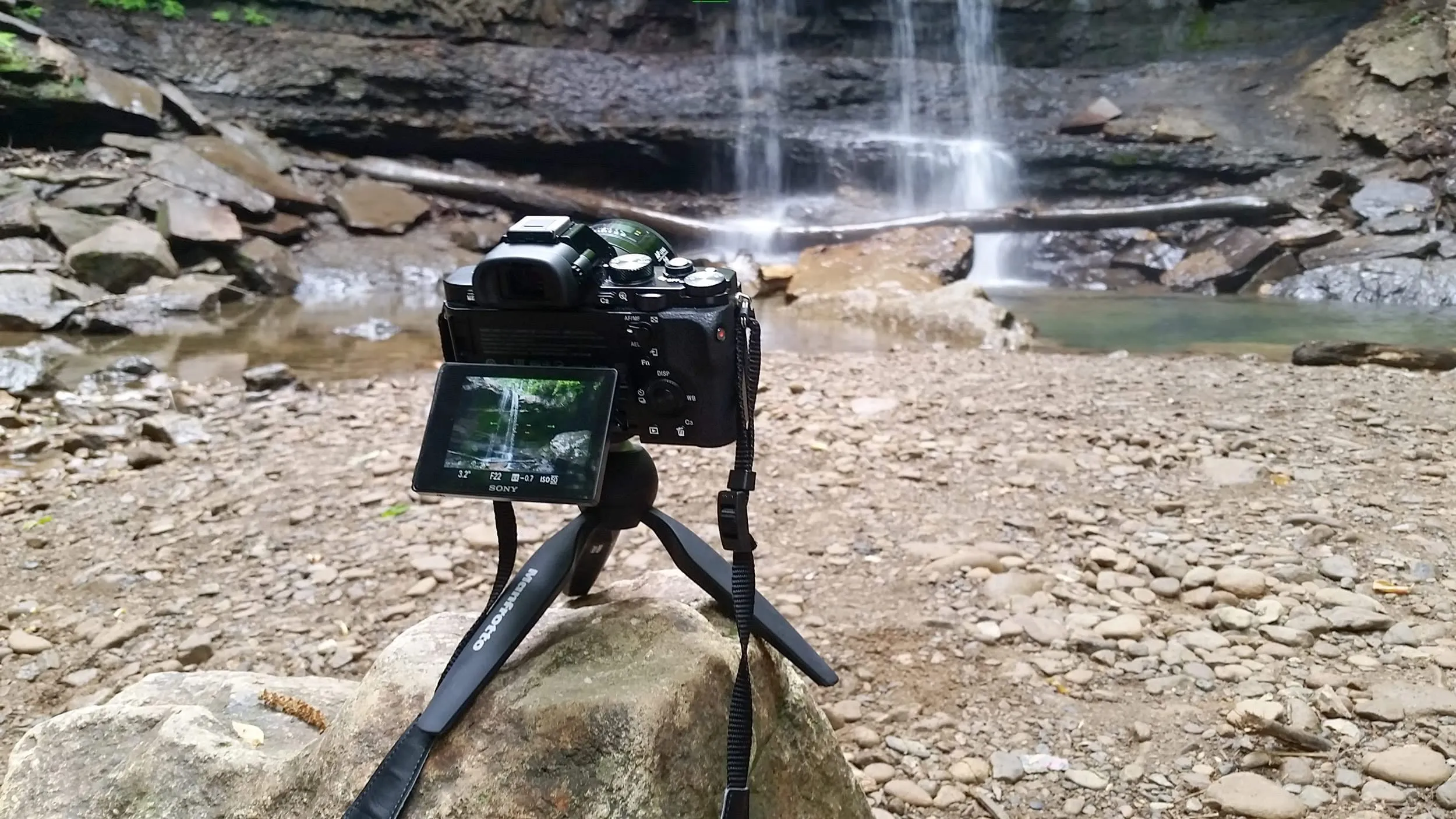 Manfrotto MTPIXI-B Treppiede da Tavolo per Fotocamere CSC, DSLR e Video, Nero - immagine 2