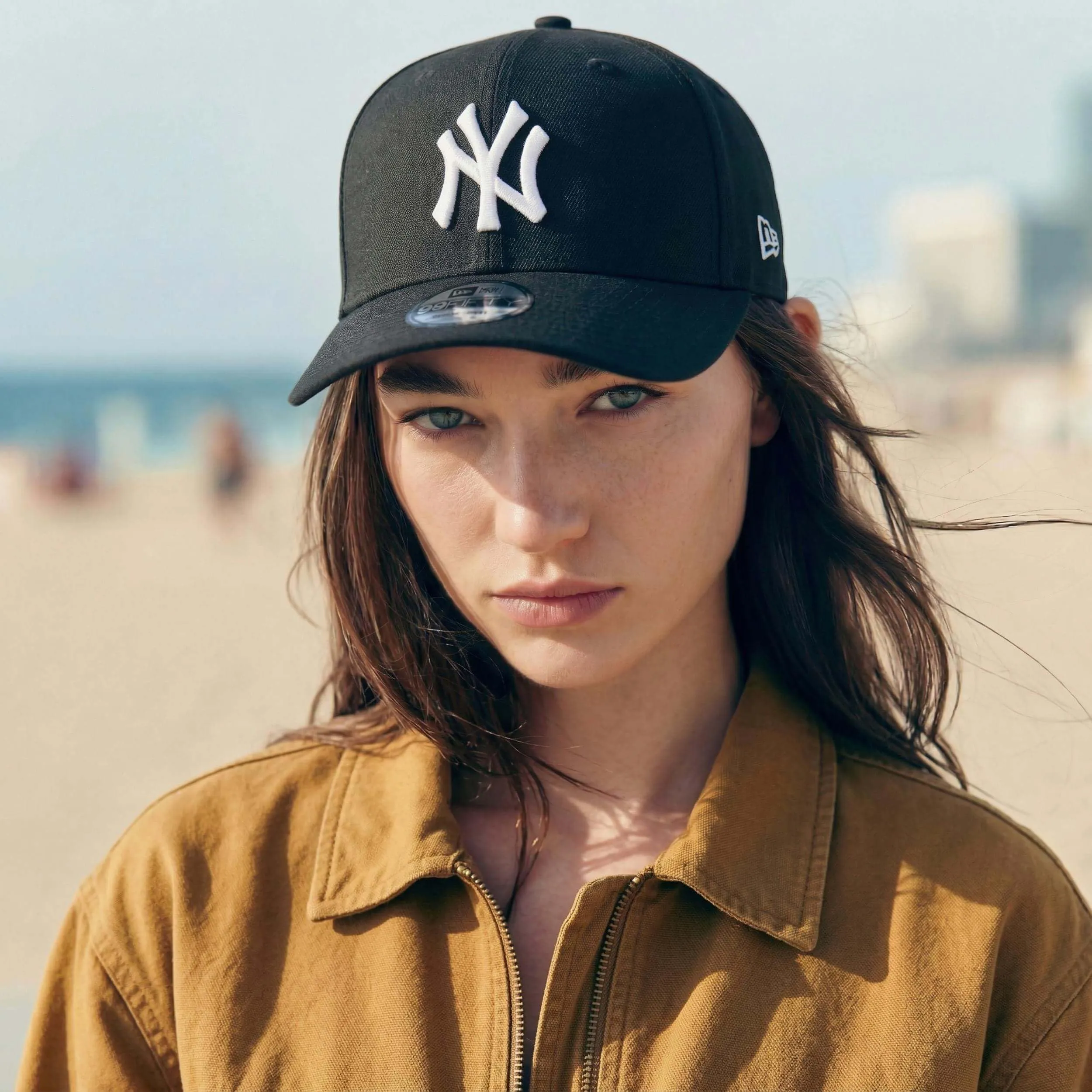 New Era York Yankees 59FIFTY Cap Black on Black - 7 1/4 (58cm) - immagine 2