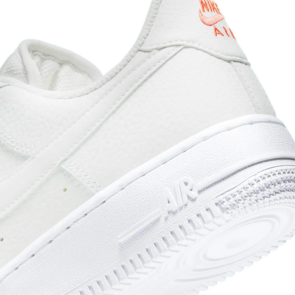 Nike Women's Air Force 1 '07 Summit White Solar Red, 38 EU - immagine 2