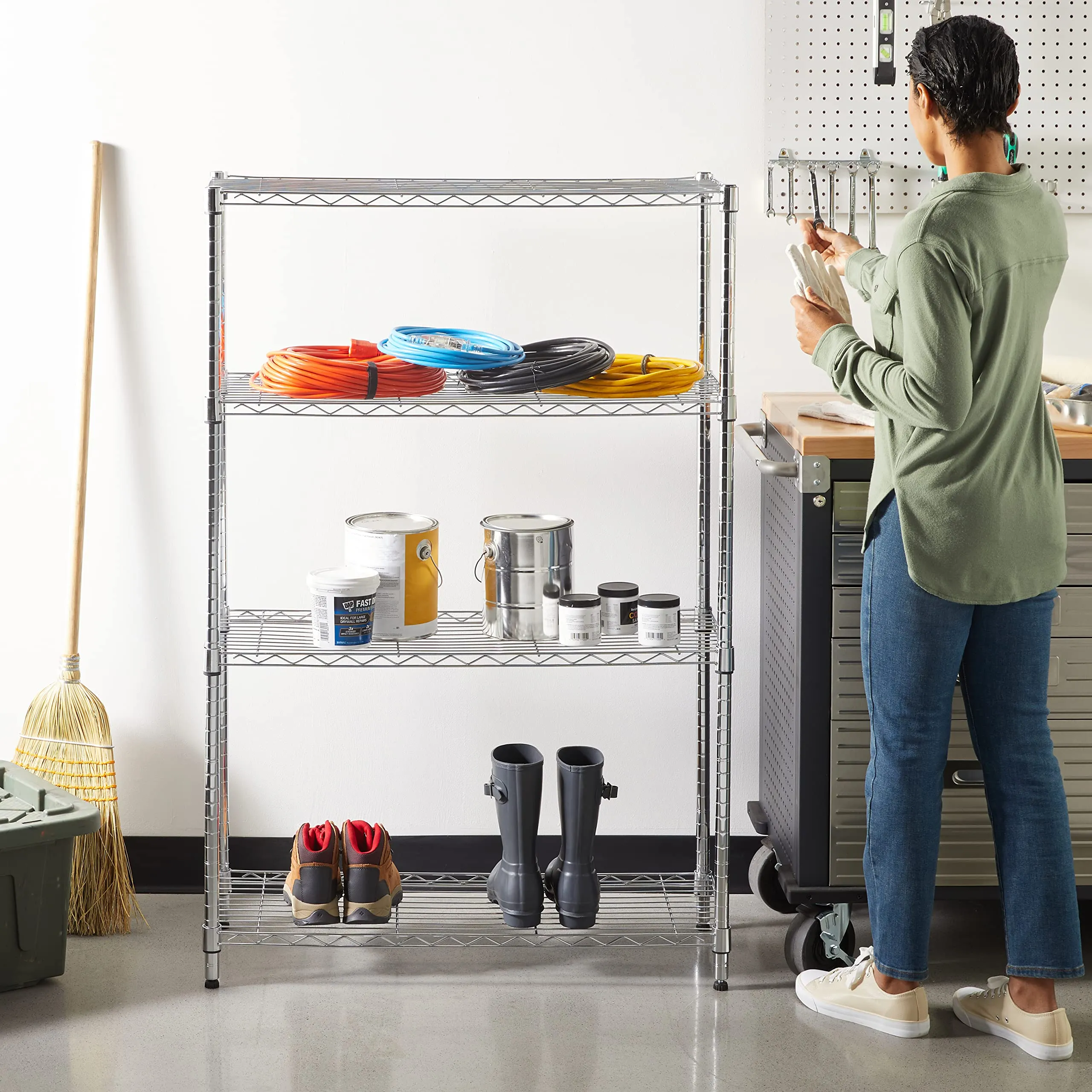 Amazon Basics Scaffaliera a 4 ripiani, Cromo, 35.6 x 91.4 x 137.1 cm - immagine 6