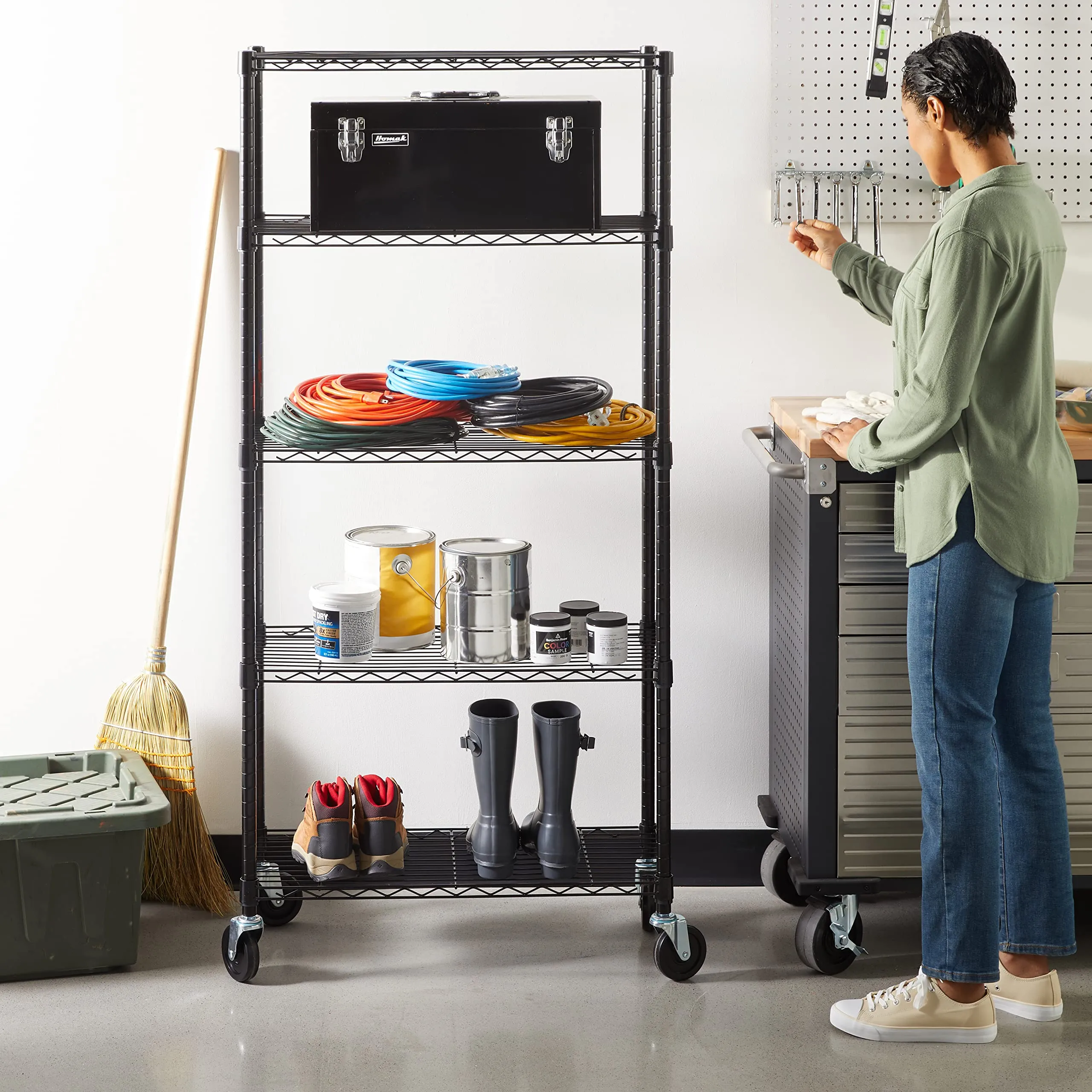 Amazon Basics Scaffaliera a 5 ripiani con rotelle, Nero, 35,6 x 76,2 x 164,5 cm - immagine 5
