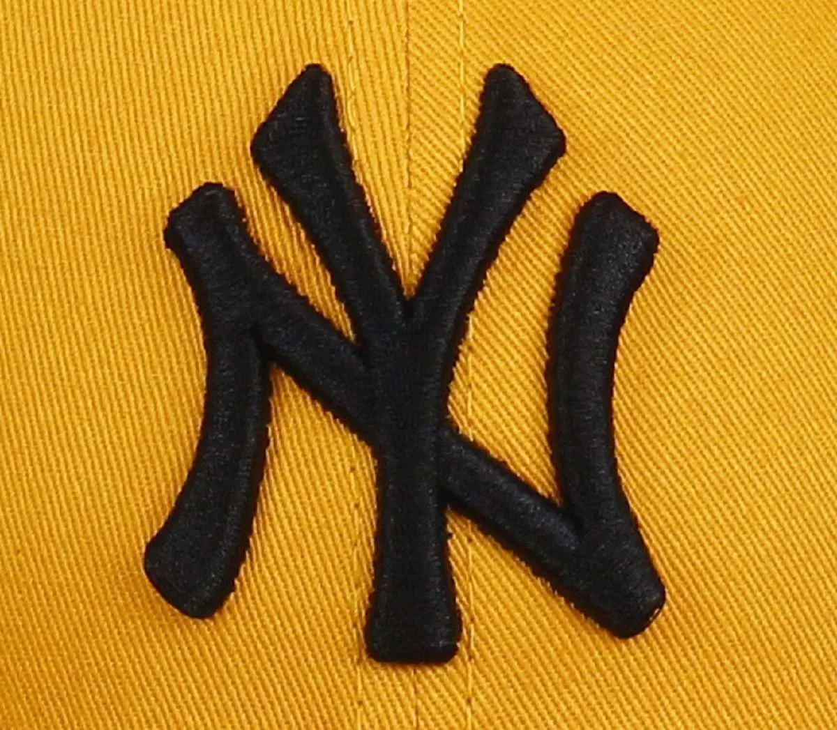 New Era York Yankees 9forty Adjustable Cap League Essential - Gold - One Size - immagine 3