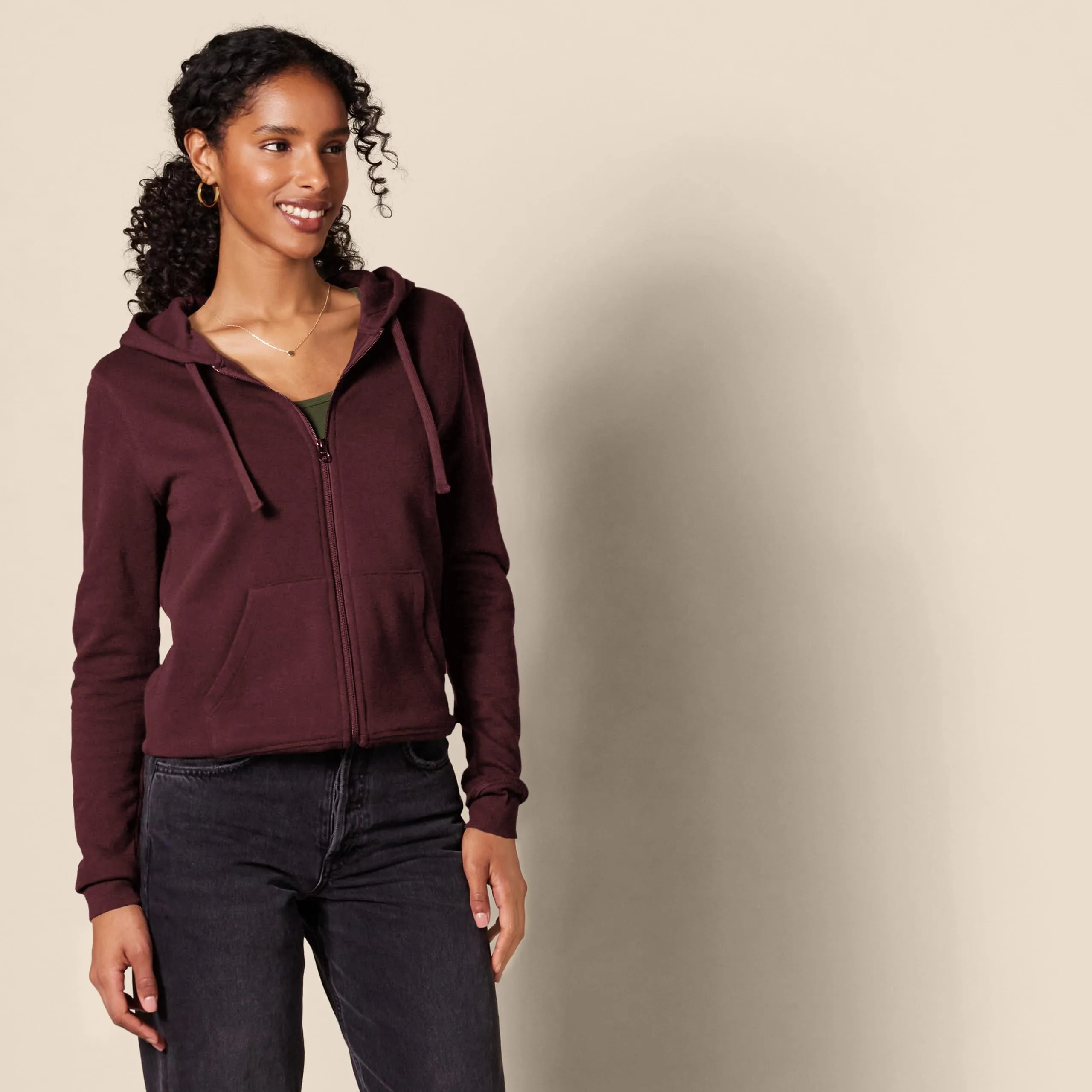 Amazon Essentials Felpa con cappuccio e cerniera in pile Donna, Bordeaux, XS - immagine 3