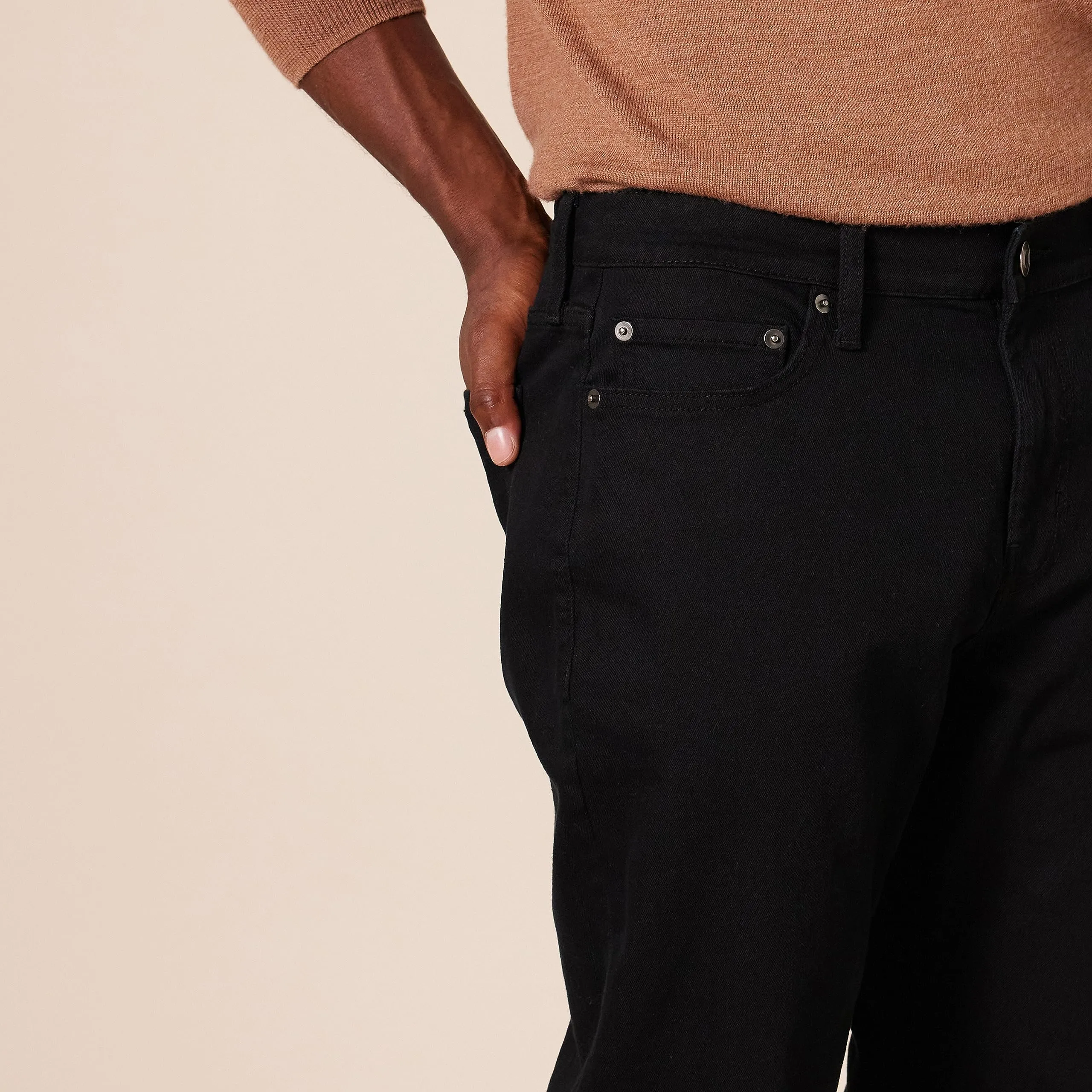 Amazon Essentials Slim Fit Jeans, Nero, 42W / 34L - immagine 5