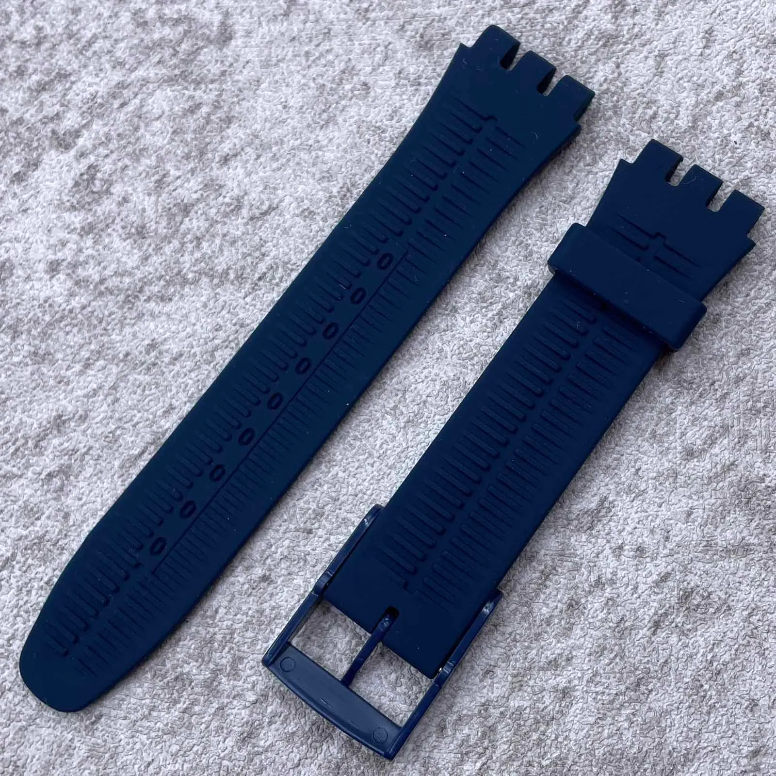 Rihahisy Cinturino in Silicone per Swatch, 17mm, Blu Violaceo - immagine 4