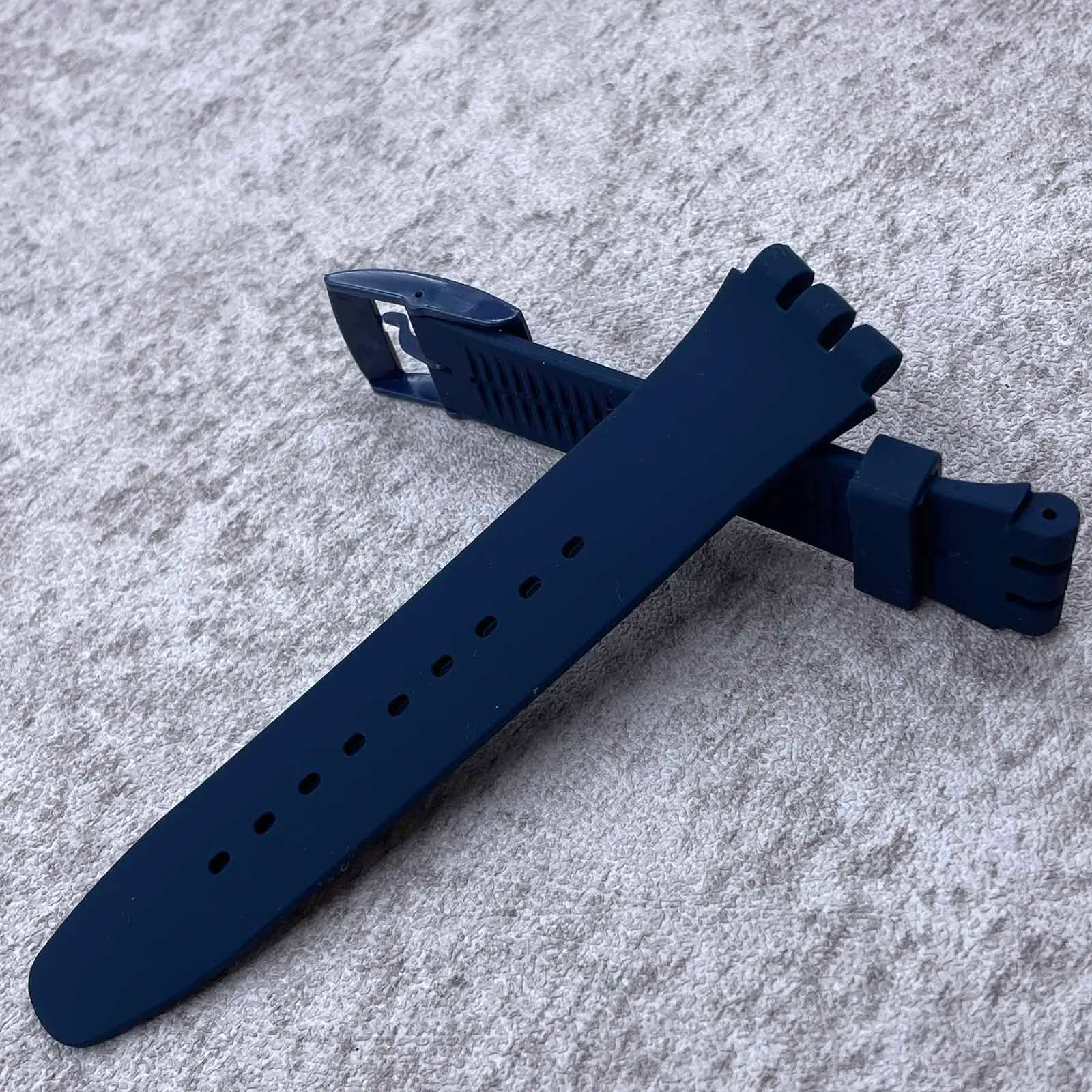 Rihahisy Cinturino in Silicone per Swatch, 17mm, Blu Violaceo - immagine 7