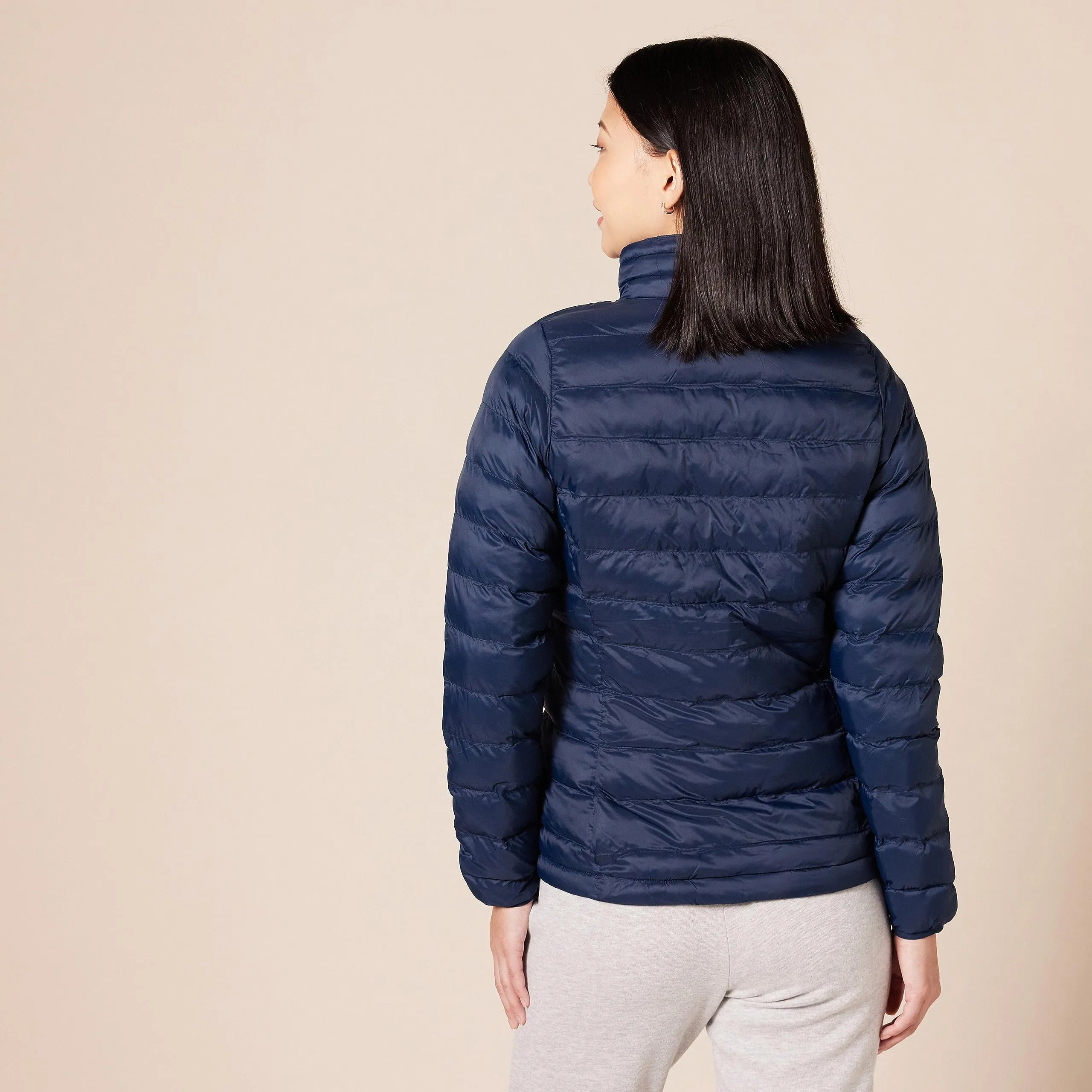 Amazon Essentials Piumino leggero resistente all'acqua ripiegabile Donna, Blu Marino, XL - immagine 3
