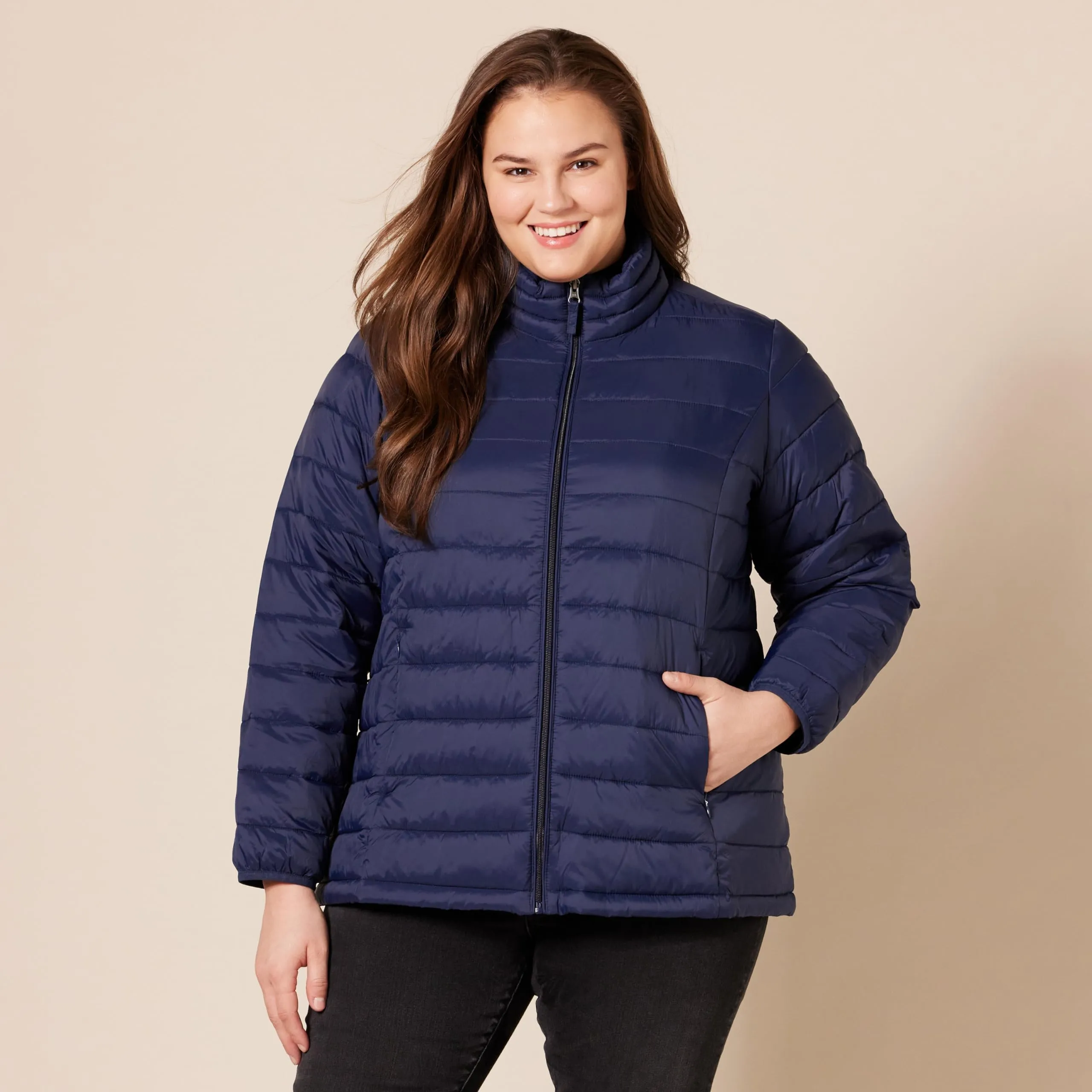 Amazon Essentials Piumino leggero resistente all'acqua ripiegabile Donna, Blu Marino, XL - immagine 6