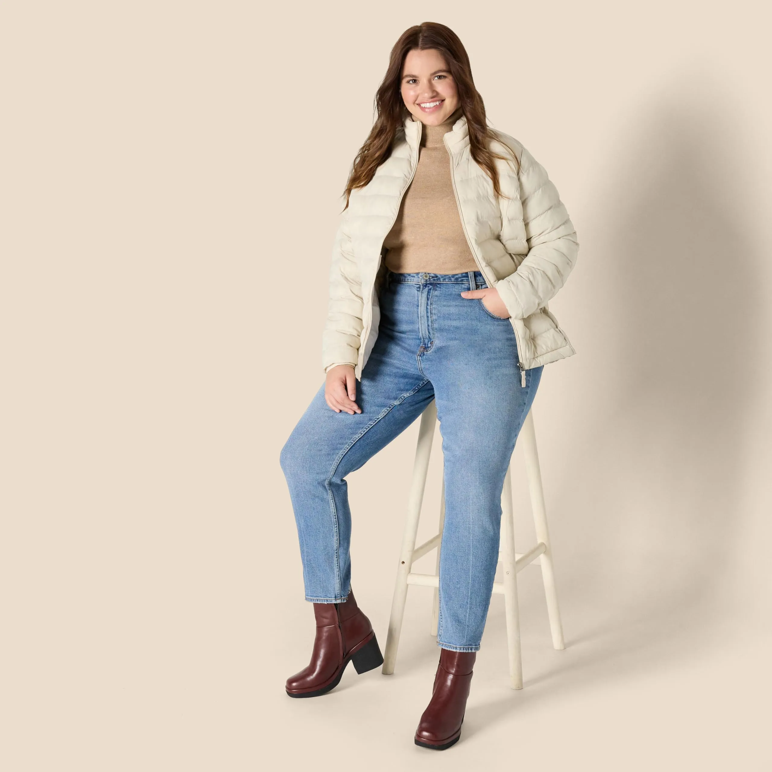 Amazon Essentials Piumino leggero resistente all'acqua ripiegabile Donna, Grigio Pietra, M - immagine 6