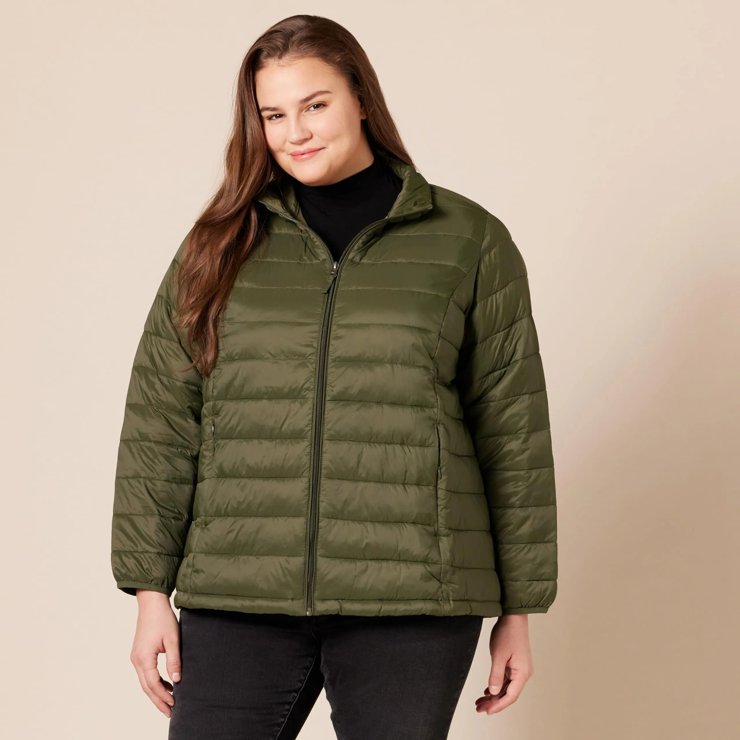 Amazon Essentials Piumino leggero resistente all'acqua ripiegabile Donna, Verde Oliva Scuro, XXL - immagine 6