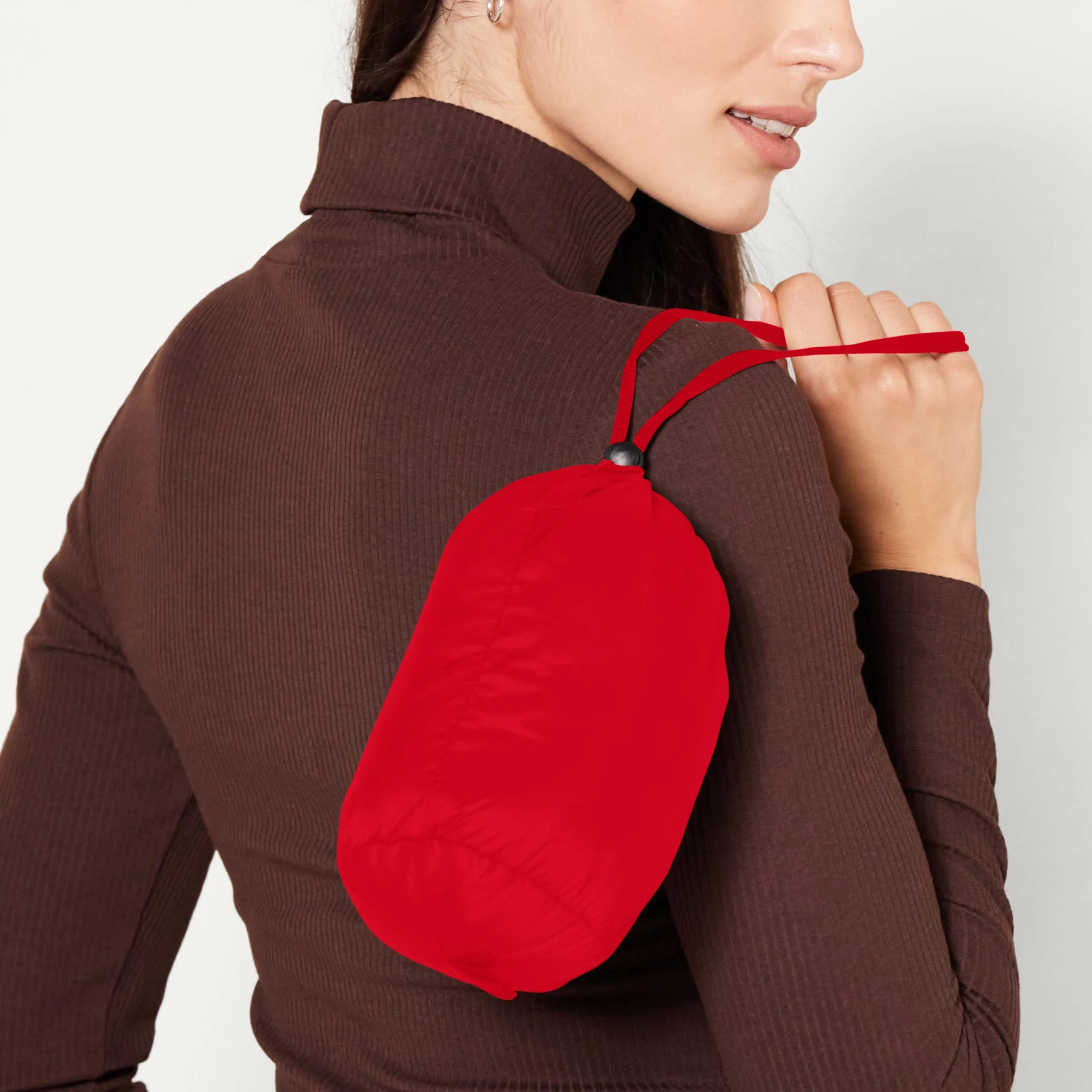 Amazon Essentials Piumino Leggero Resistente all'Acqua Ripiegabile Donna, Rosso Papavero Brillante, S - immagine 3