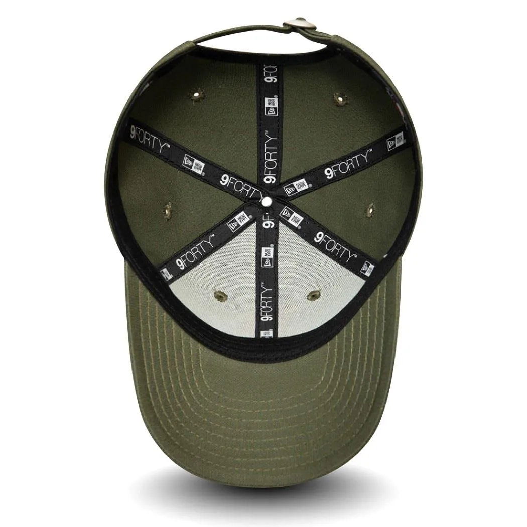New Era Adjustable A Frame Trucker Cap Distressed Patch Olive/White - One Size - immagine 3