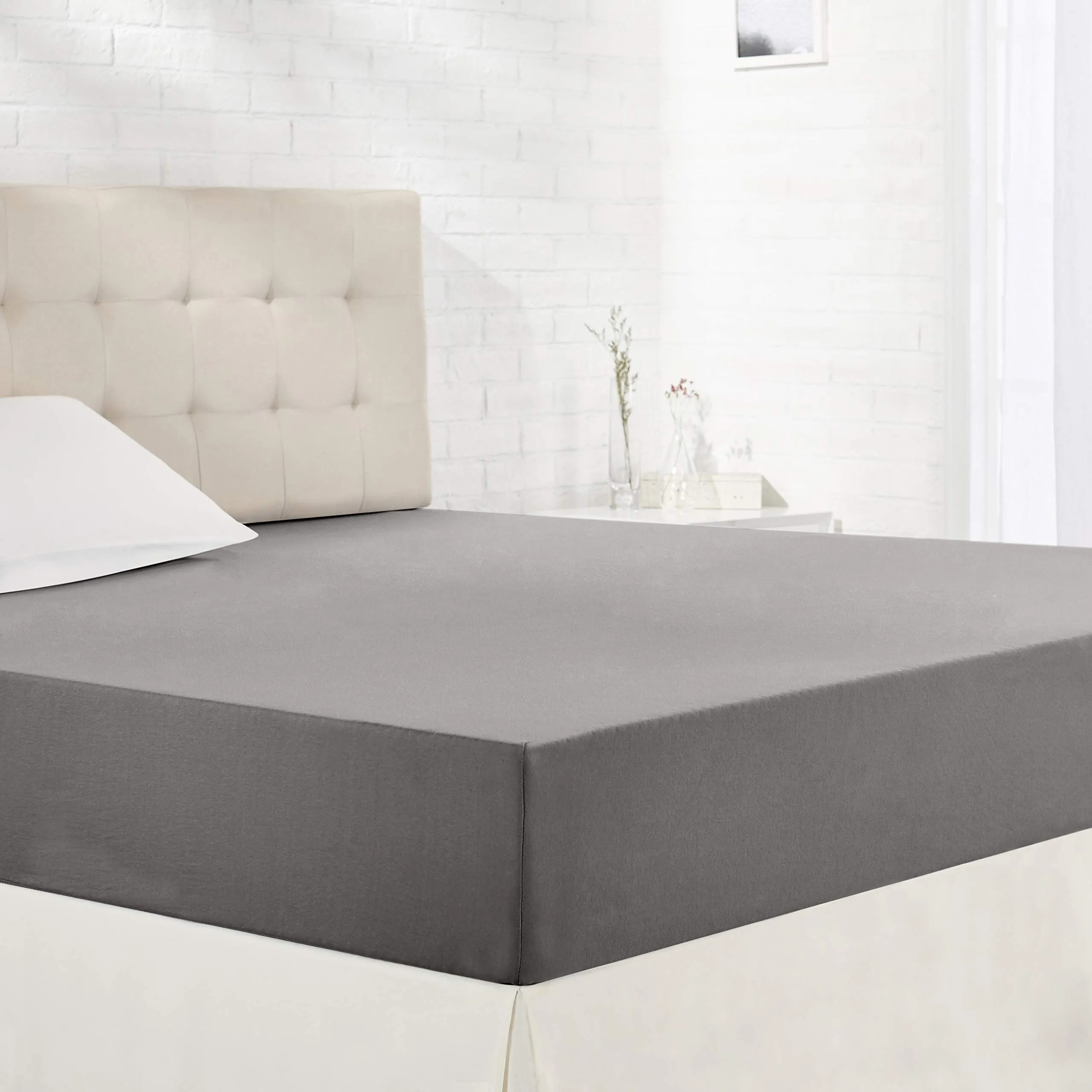 Amazon Basics Lenzuolo con Angoli Matrimoniale, 100% Cotone Jersey, 200 x 200 cm, Grigio Scuro - immagine 5