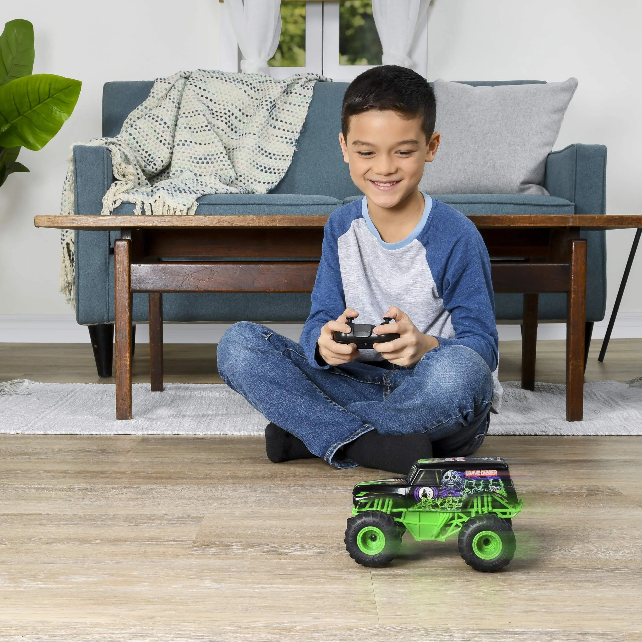 Monster Jam Grave Digger Radiocomandato, Scala 1:24 - immagine 3