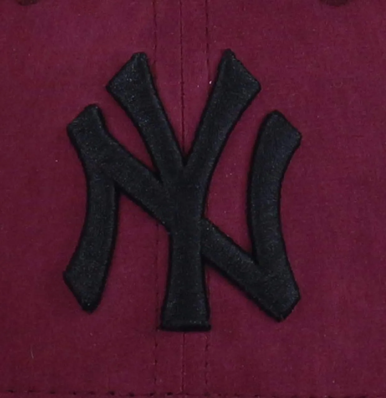 New Era New York Yankees 9forty Adjustable Cap League Essential Nylon Maroon/Black - One Size - immagine 3