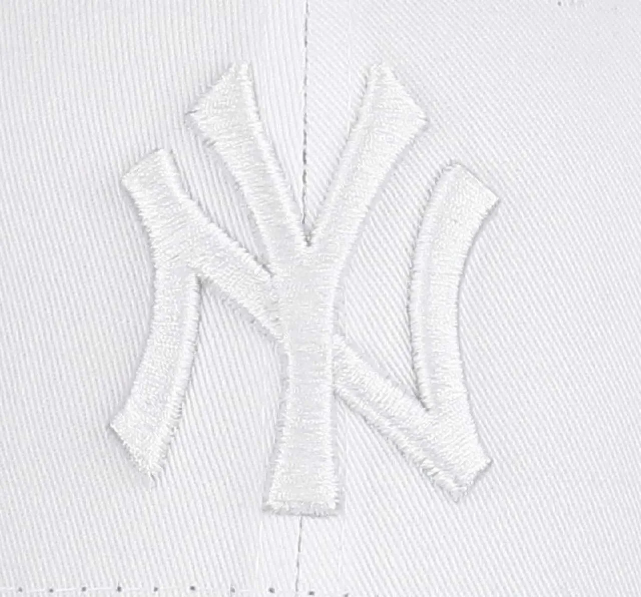 New Era York Yankees 9Forty Adjustable Women's Cap League Essential White - One Size - immagine 3