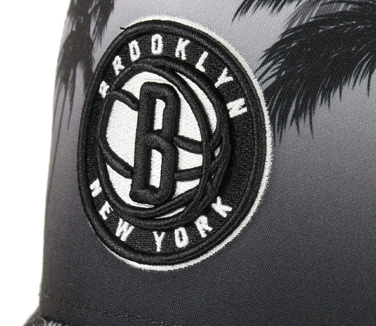 New Era Brooklyn Nets Adjustable Trucker Cap NBA Palm Tree Grey/Black - One Size - immagine 3