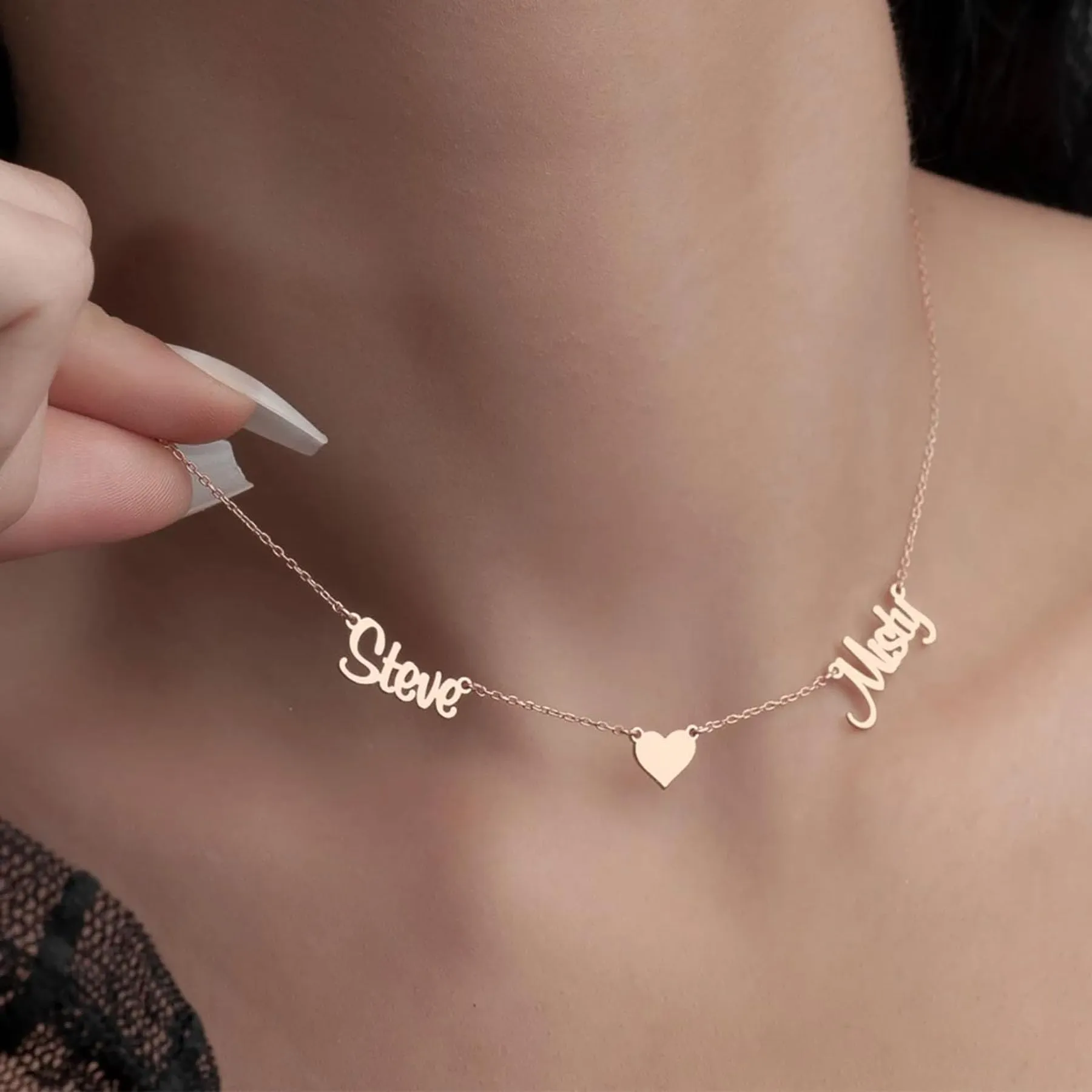 Kiddo Sky Collana con Nome Personalizzata, Catena Barbazzale, Targhetta Placcata in Oro 18 Carati (Collier 2 Noms avec Coeur) - immagine 3