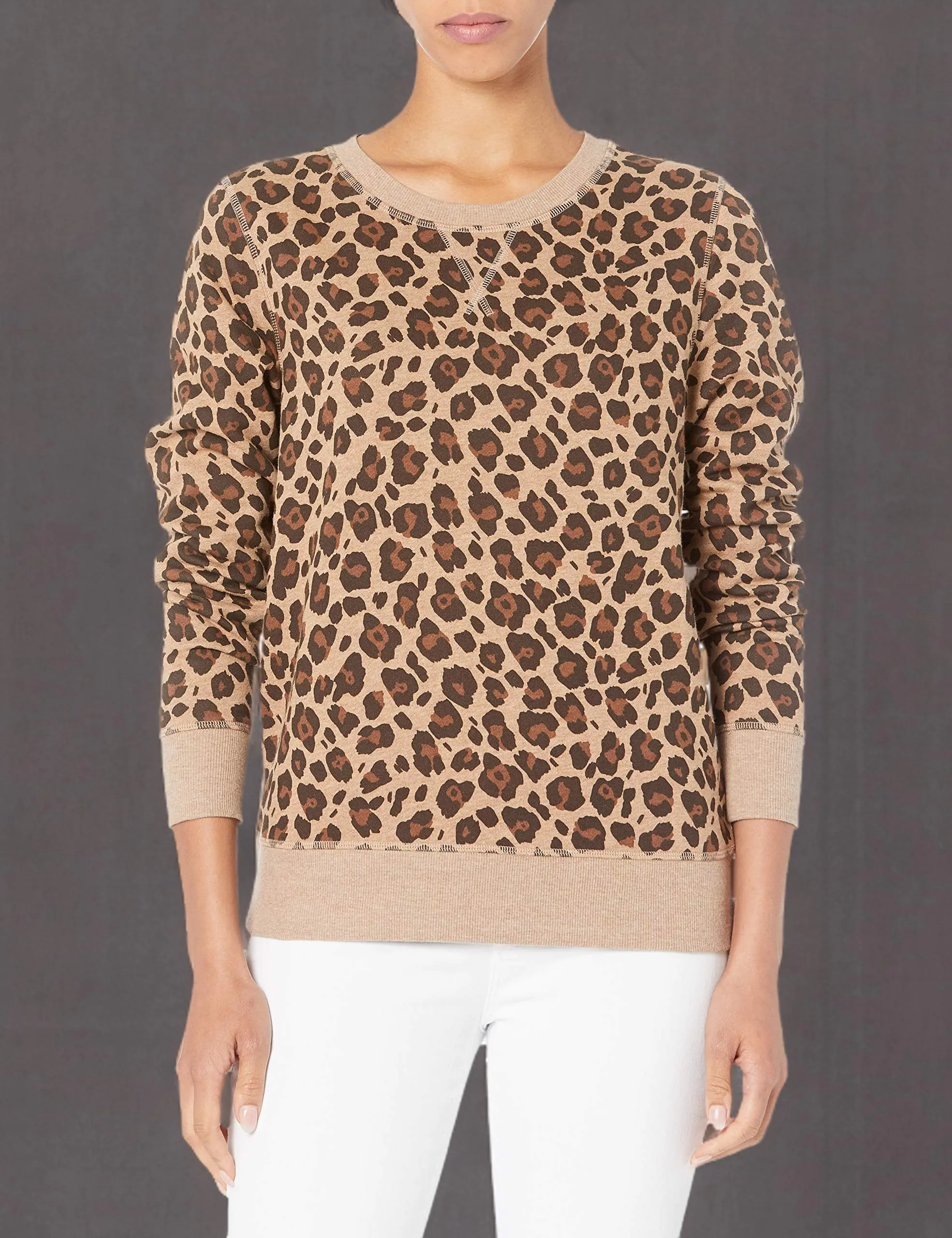 Amazon Essentials Felpa Girocollo da Donna in Pile di Spugna Francese, Stampa Leopardata Cammello, S - immagine 5