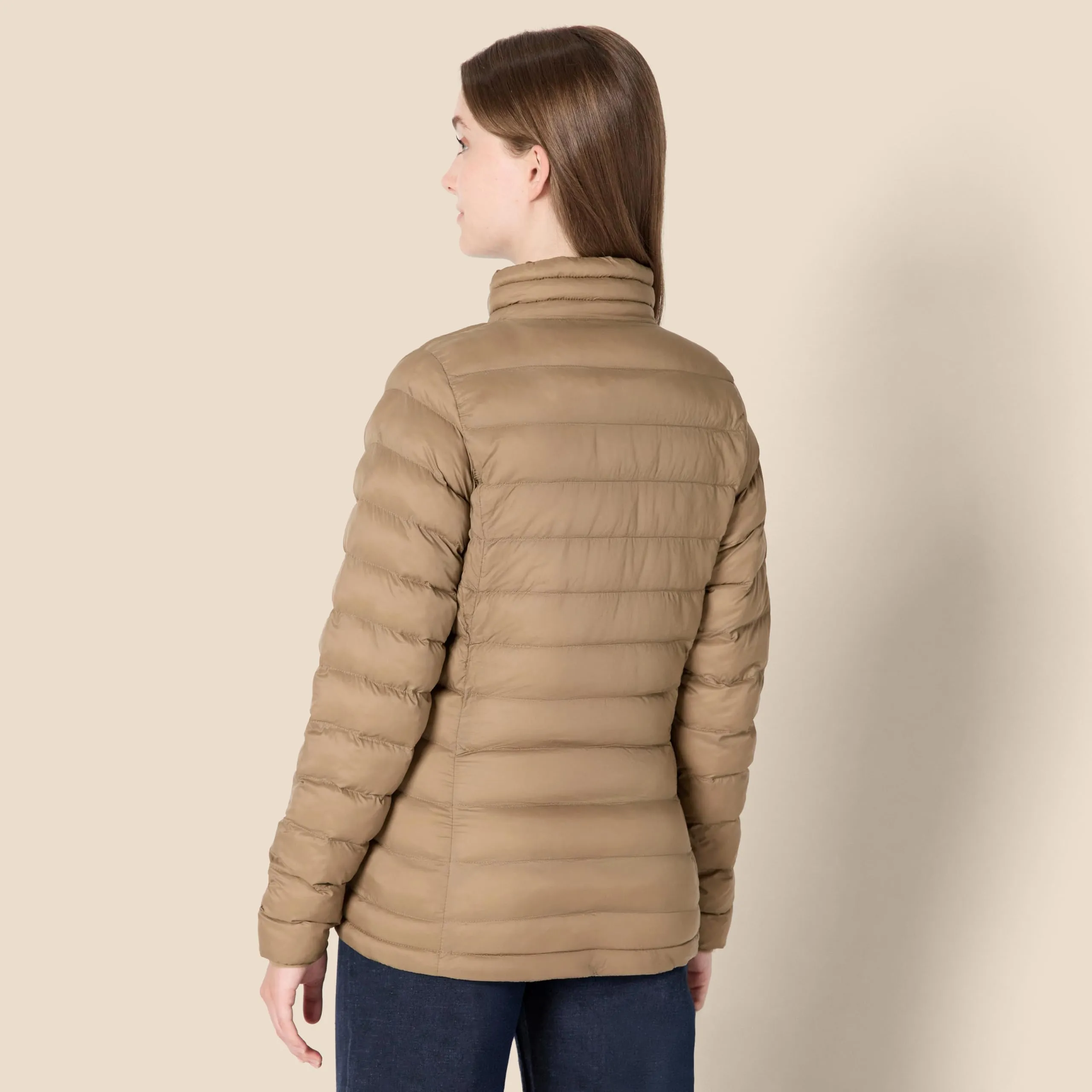 Amazon Essentials Piumino Leggero Resistente all'Acqua Ripiegabile Donna, Marrone Cenere, S - immagine 3