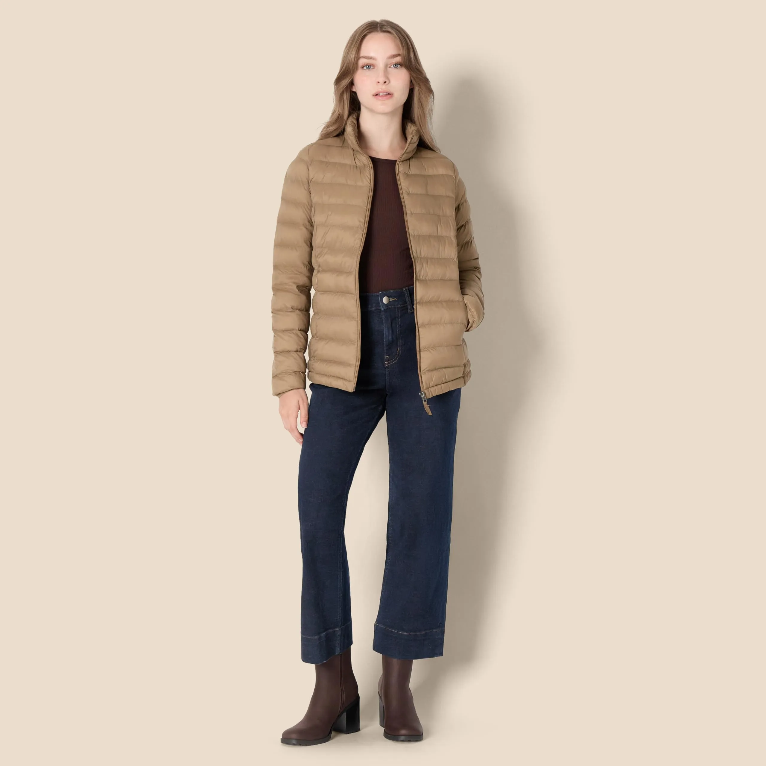 Amazon Essentials Piumino leggero resistente all'acqua ripiegabile Donna, Marrone Cenere, L - immagine 5